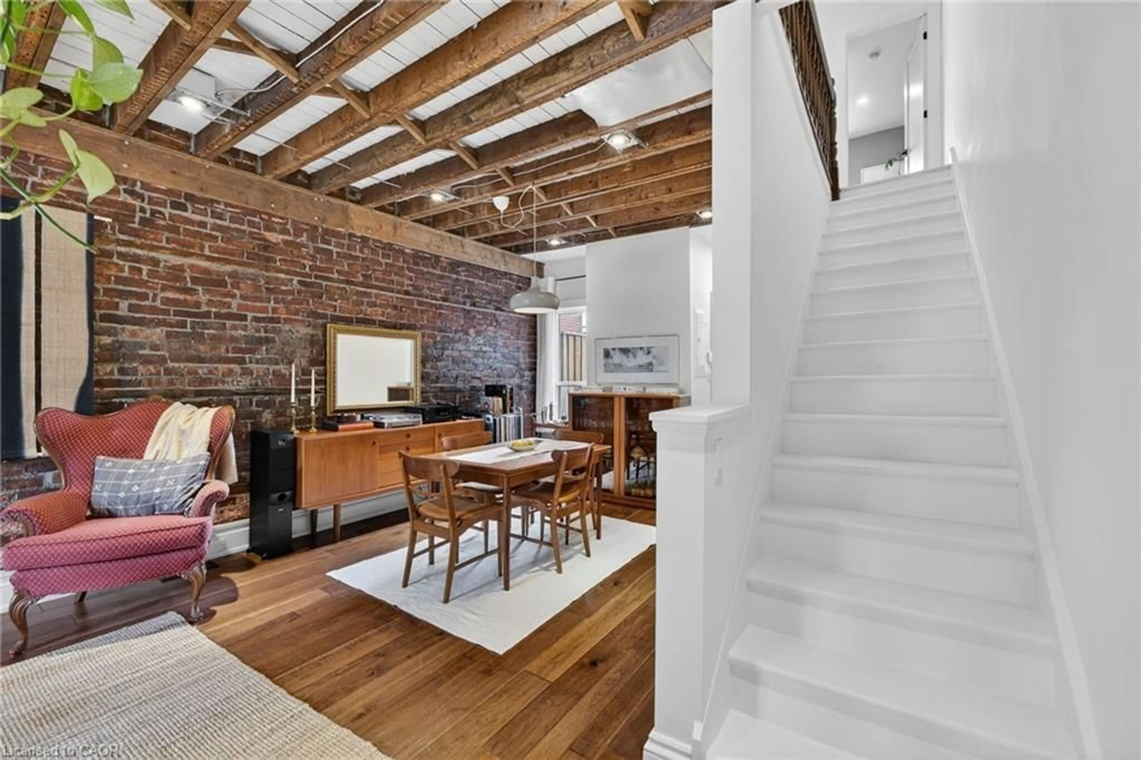 Unknown for 112 Burton St, Hamilton Ontario L8L 3R5