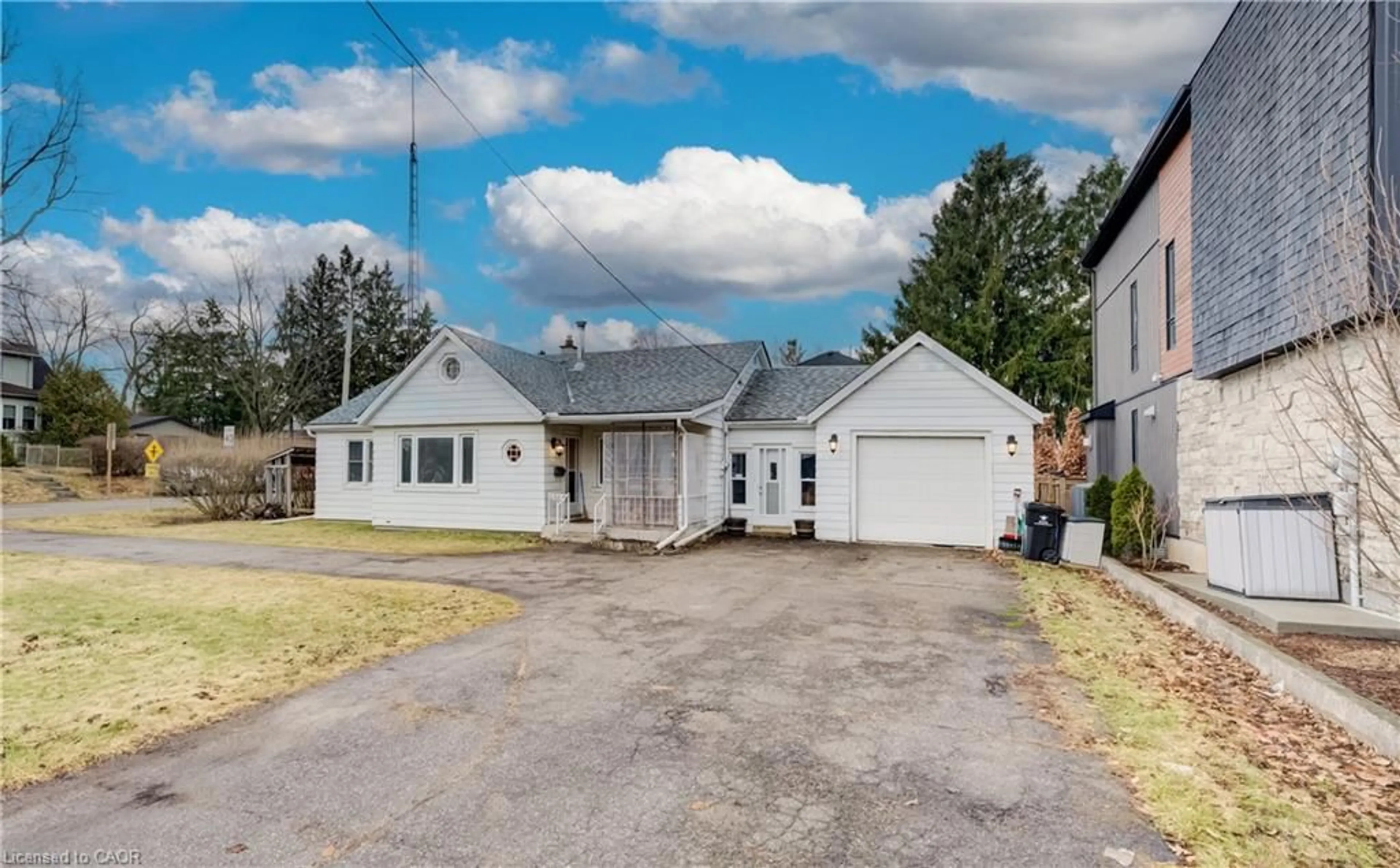 A pic from outside/outdoor area/front of a property/back of a property/a pic from drone, street for 1864 Coronation Blvd, Cambridge Ontario N3H 3S2