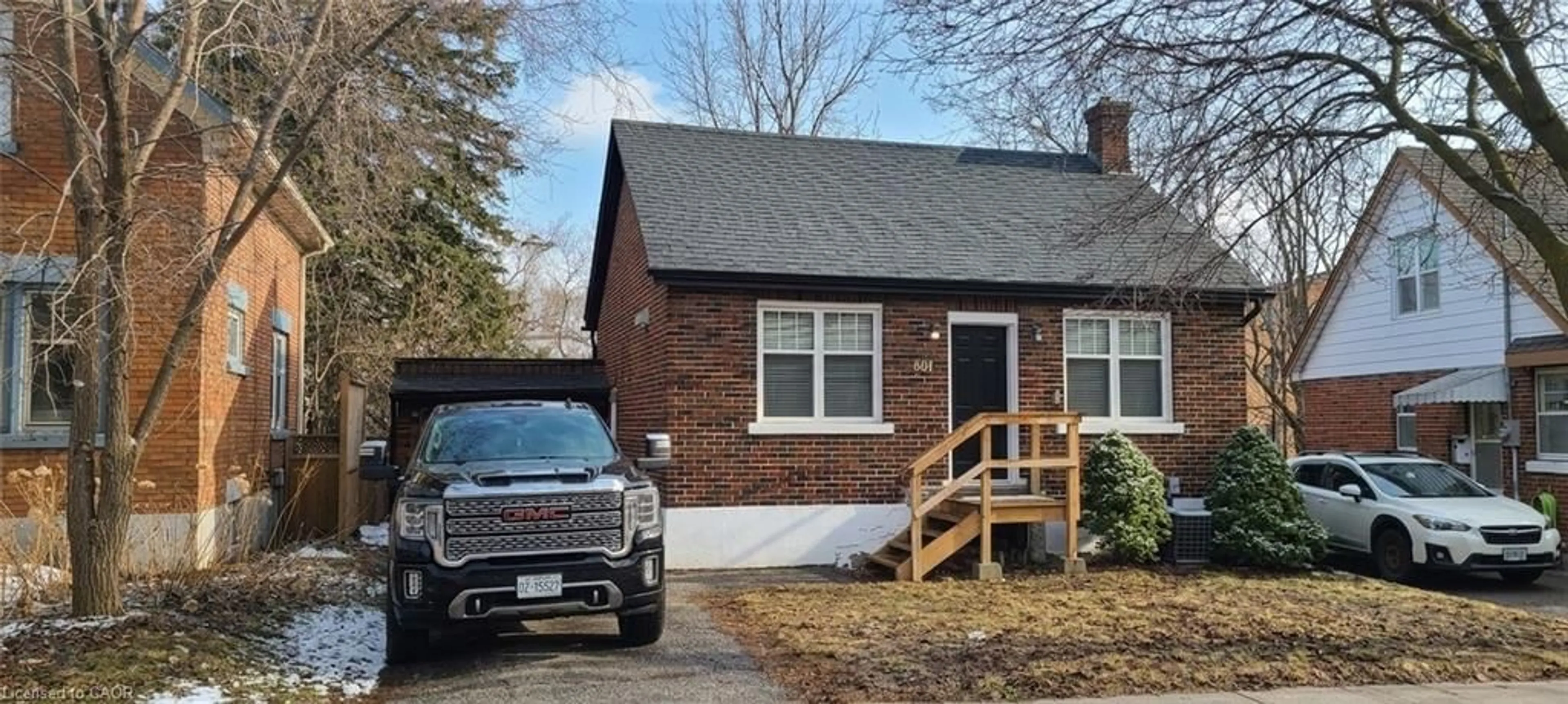 Home with brick exterior material, street for 601 York St, Kitchener Ontario N2G 1T9