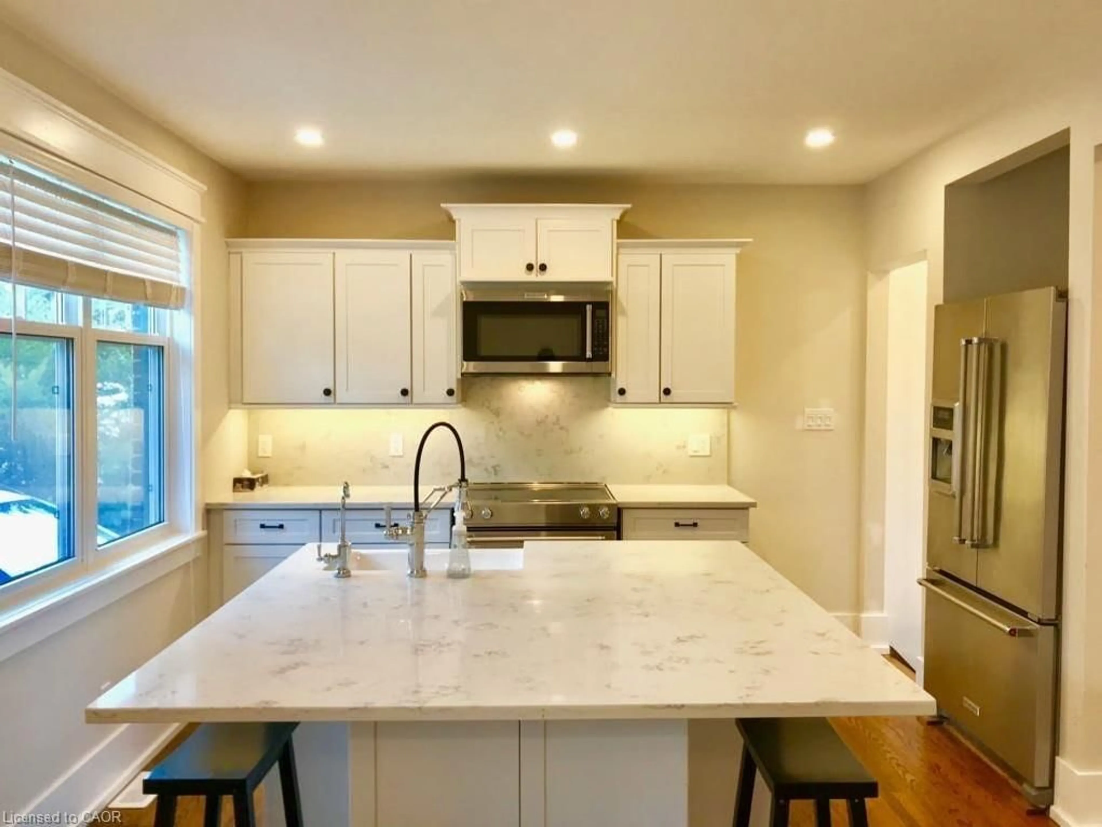 Open concept kitchen, ceramic/tile floor for 601 York St, Kitchener Ontario N2G 1T9