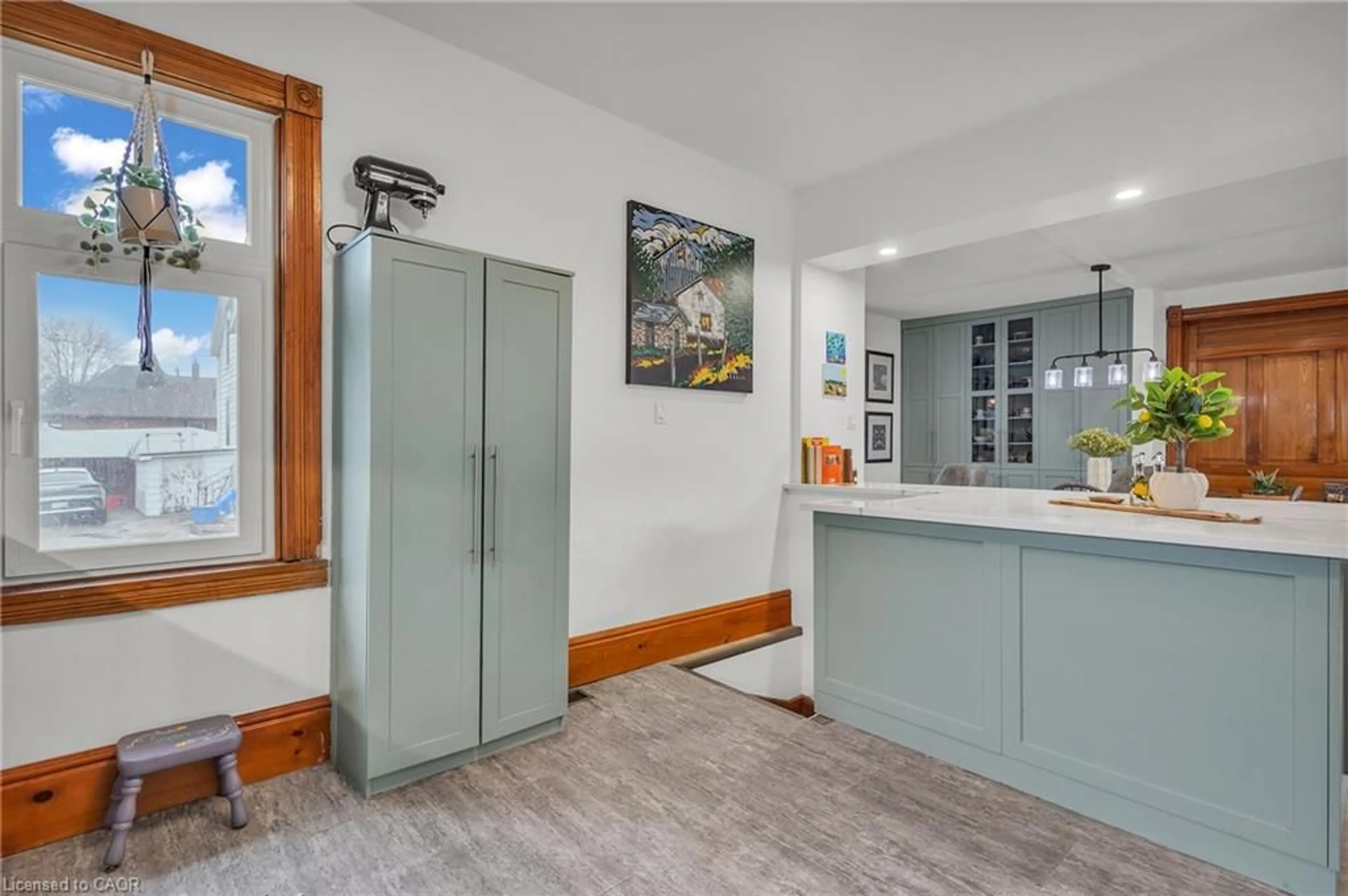 Open concept kitchen, ceramic/tile floor for 158 Hope St, Tavistock Ontario N0B 2R0