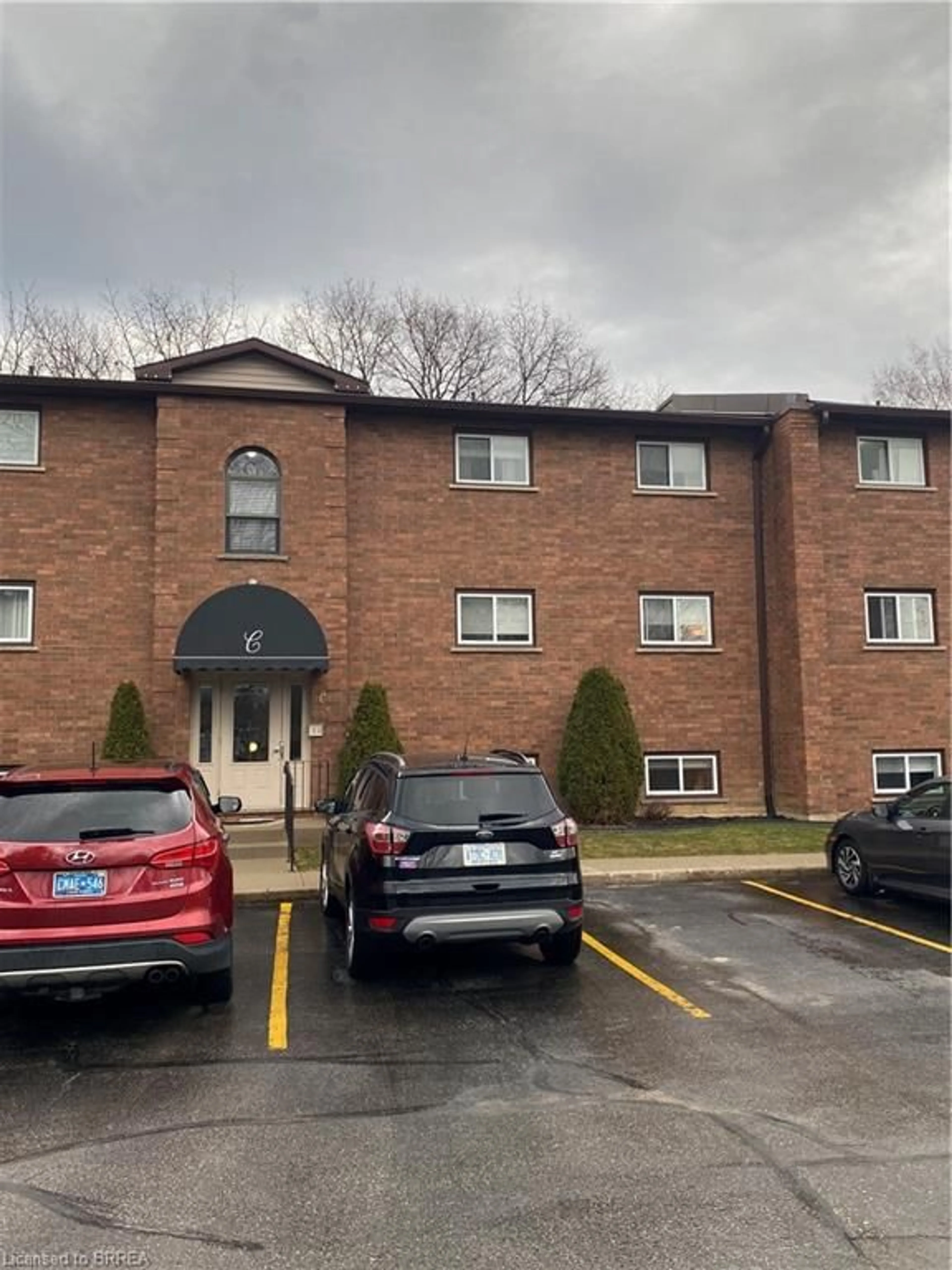 Unknown for 213 Sydenham St #C302, Brantford Ontario N3R 3Z6