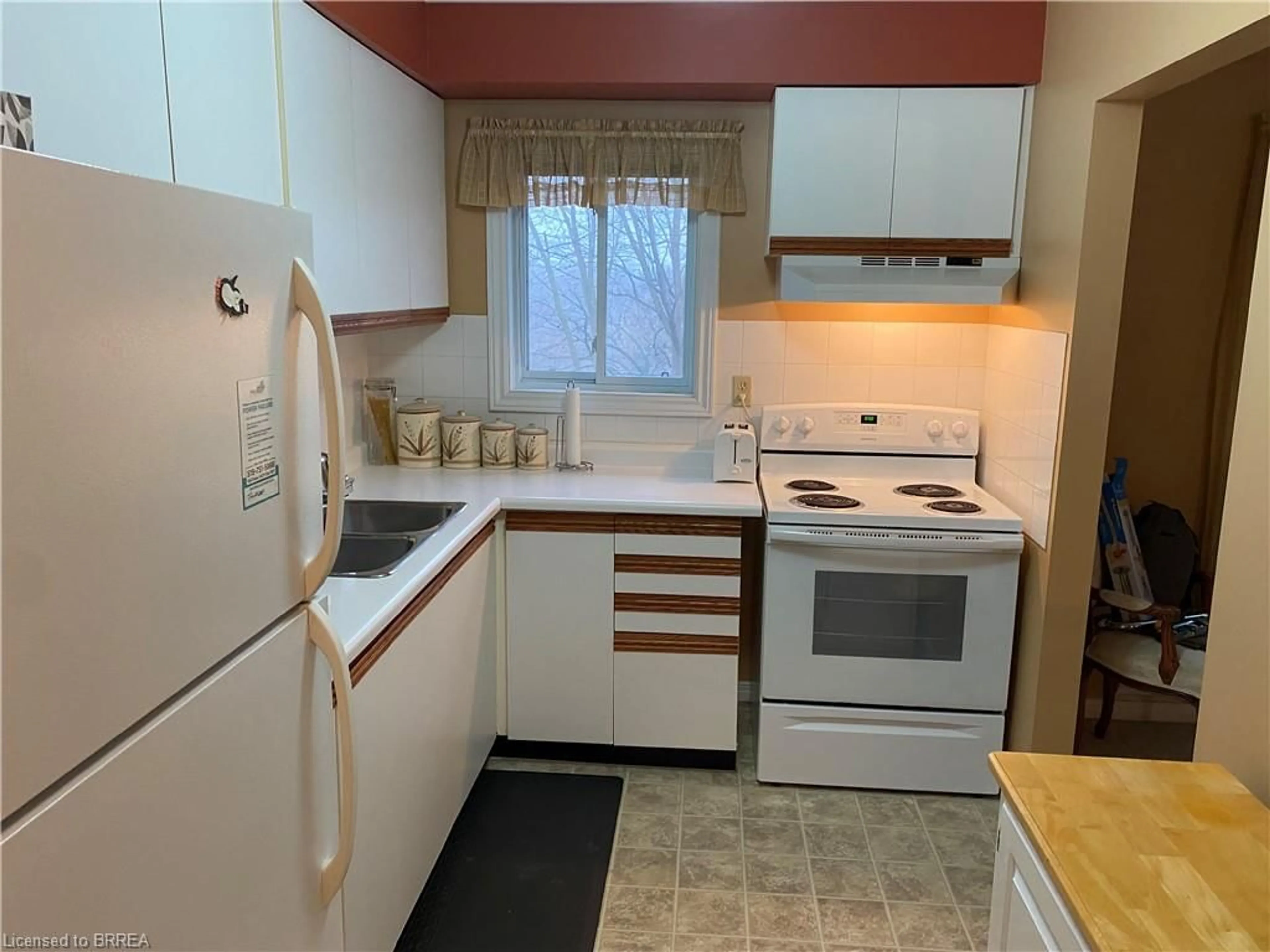 Standard kitchen, unknown for 213 Sydenham St #C302, Brantford Ontario N3R 3Z6