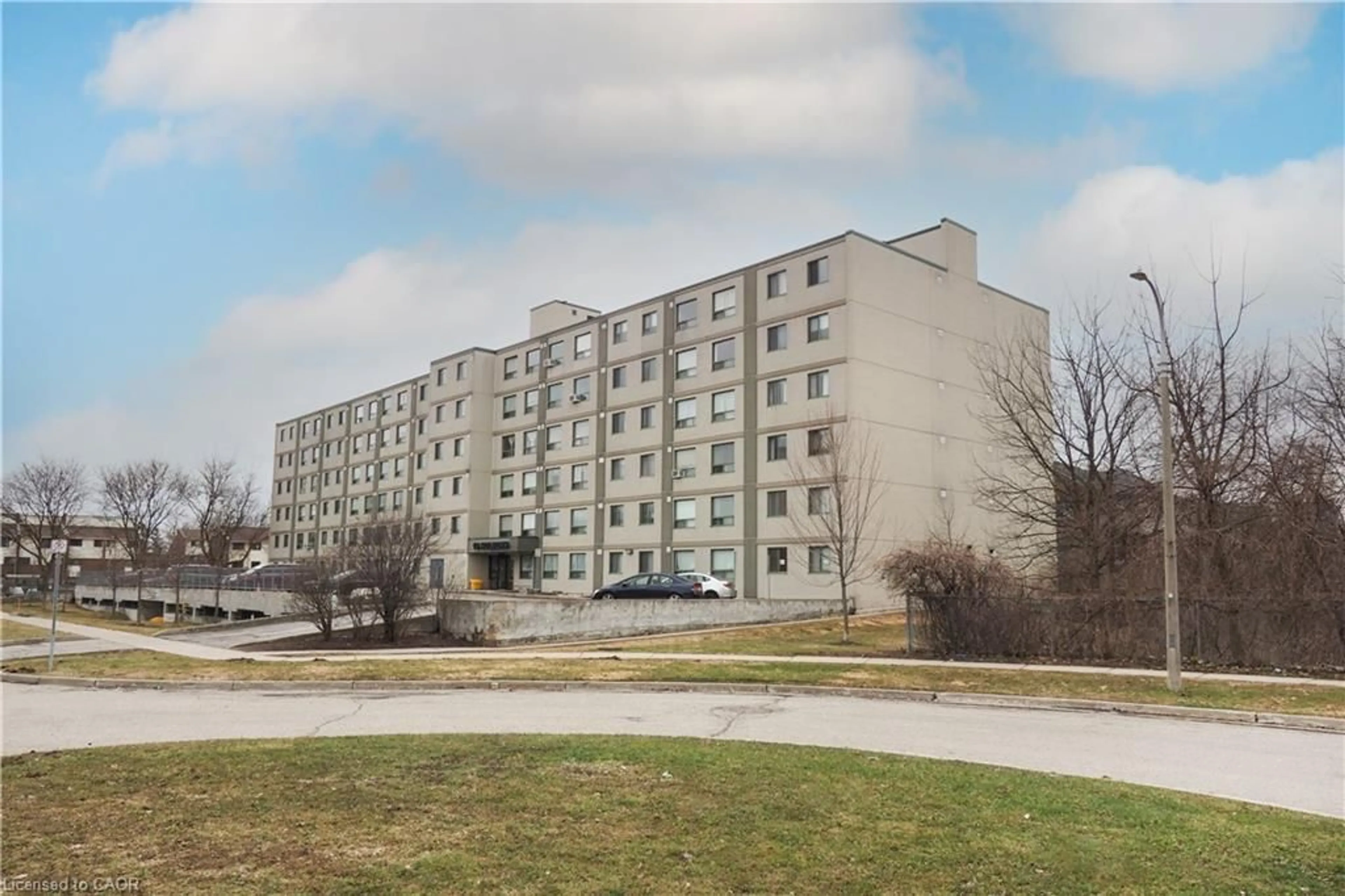 Unknown for 18 Holborn Crt #502, Kitchener Ontario N2A 4A1