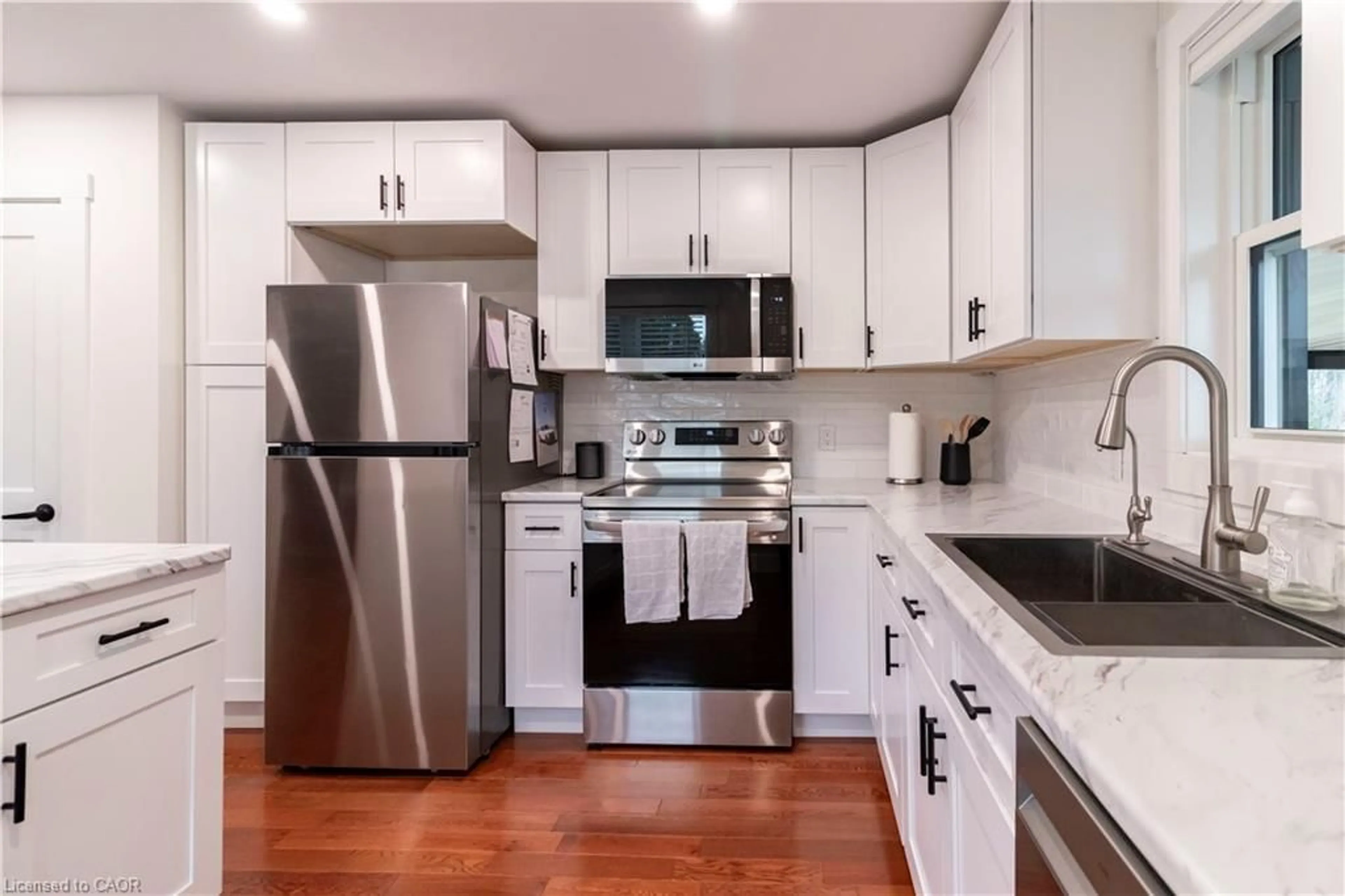 Standard kitchen, wood/laminate floor for 1719 Snyders Rd, Petersburg Ontario N0B 2H0