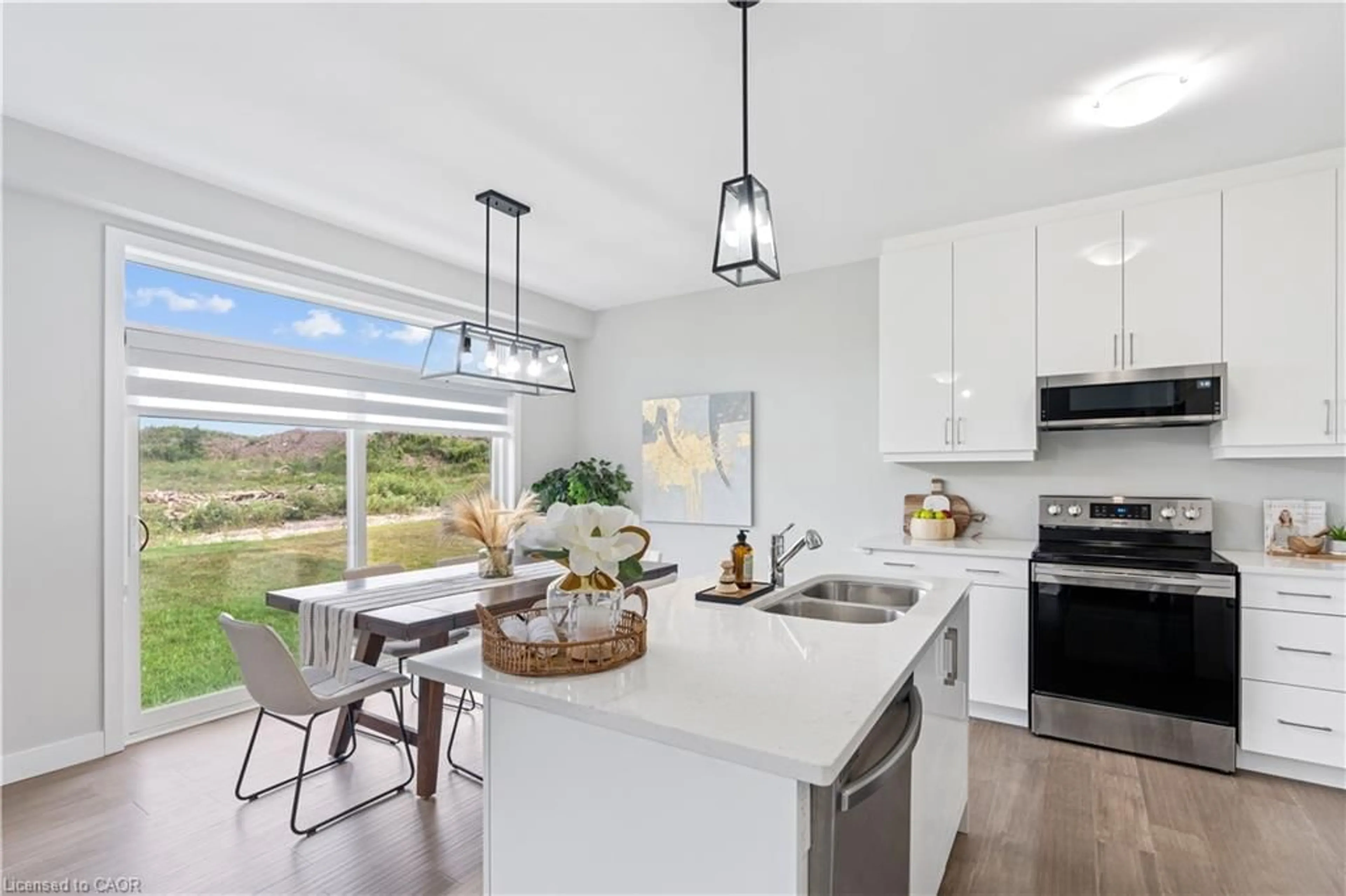 Open concept kitchen, ceramic/tile floor for 1530 Drew St, London Ontario N5V 0C2