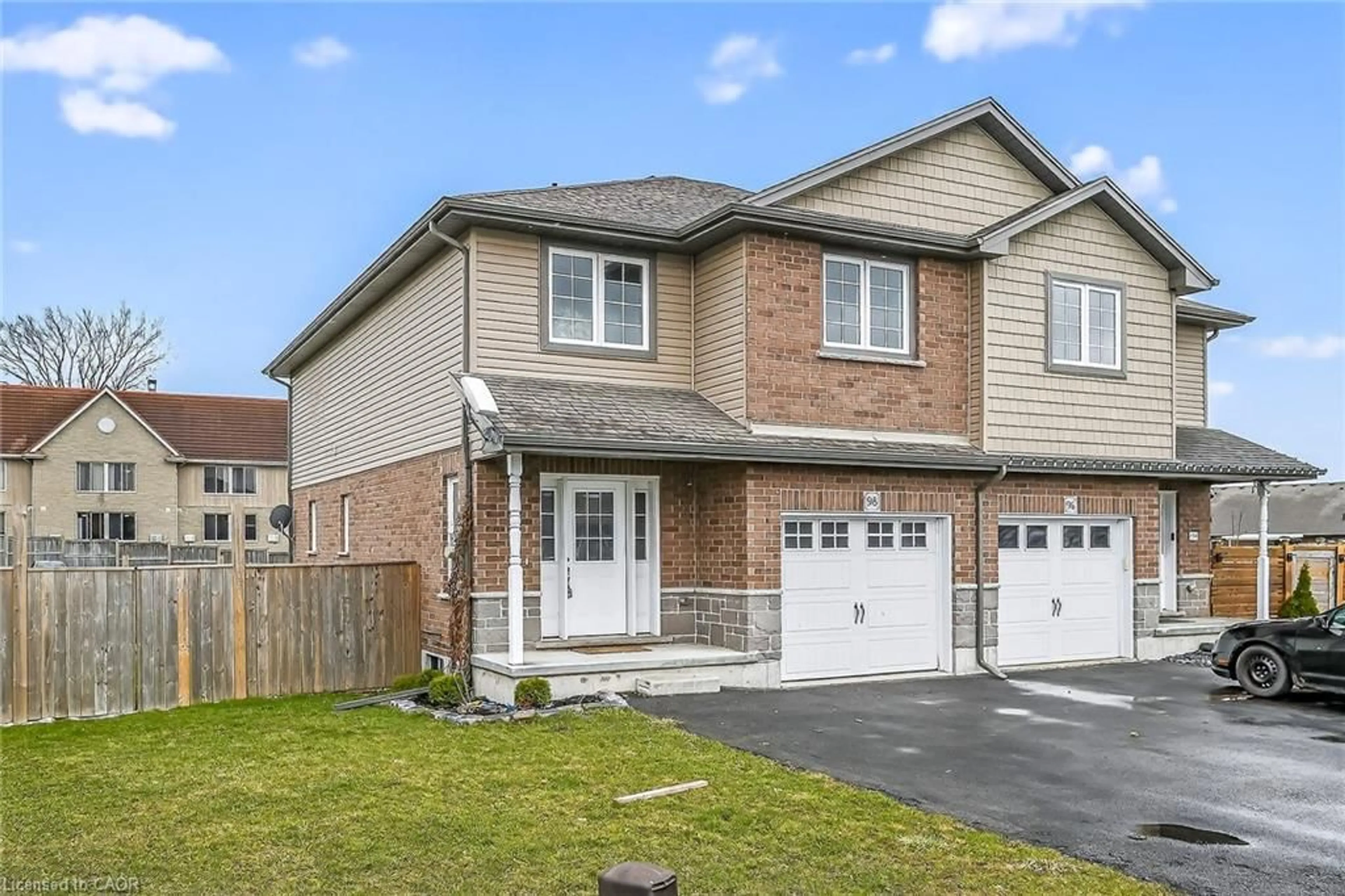 Home with brick exterior material, street for 98 Macneil Crt, Hagersville Ontario N0A 1H0