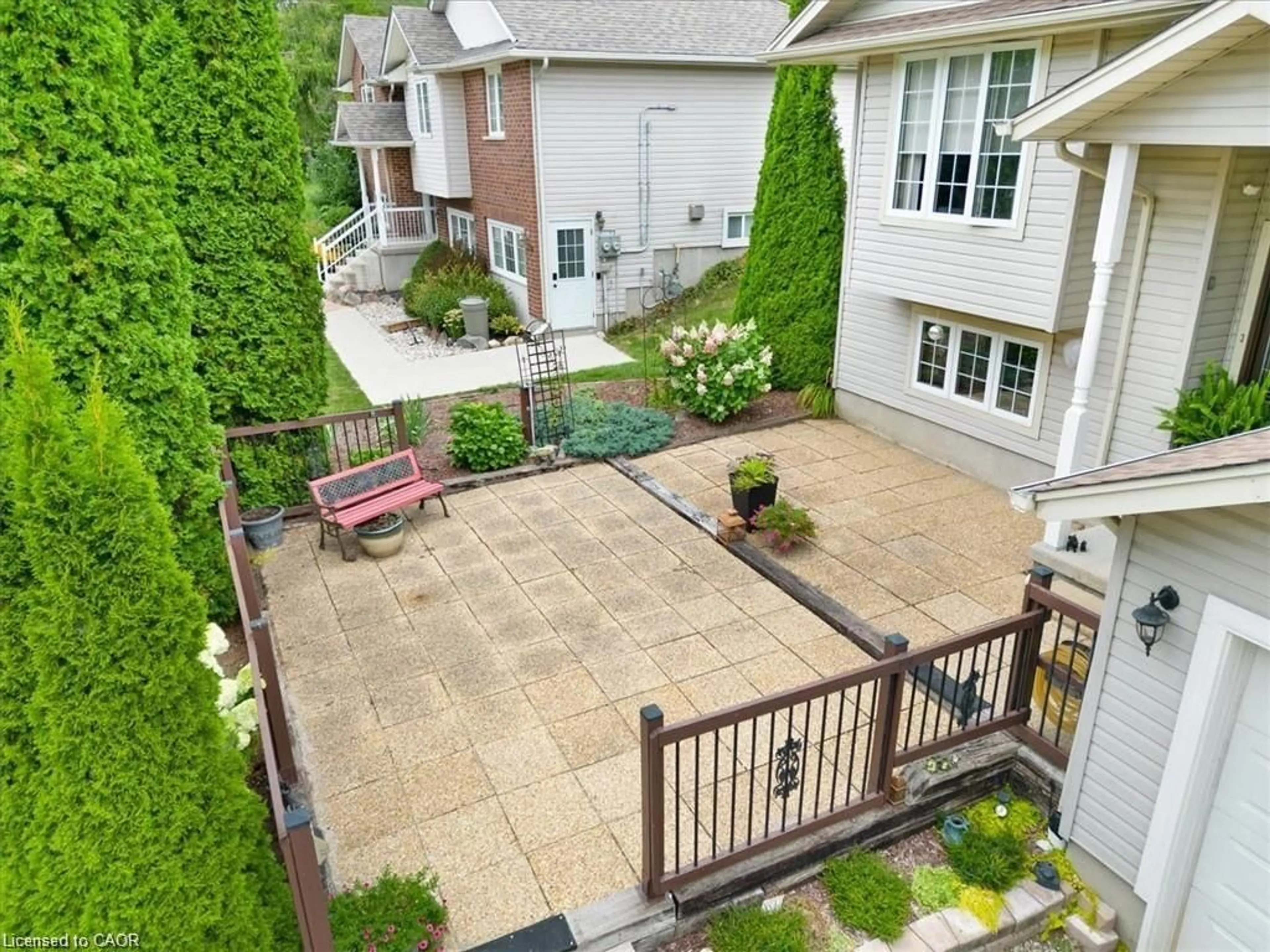 Patio, street for 139 Gold St, Elora Ontario N0B 1S0