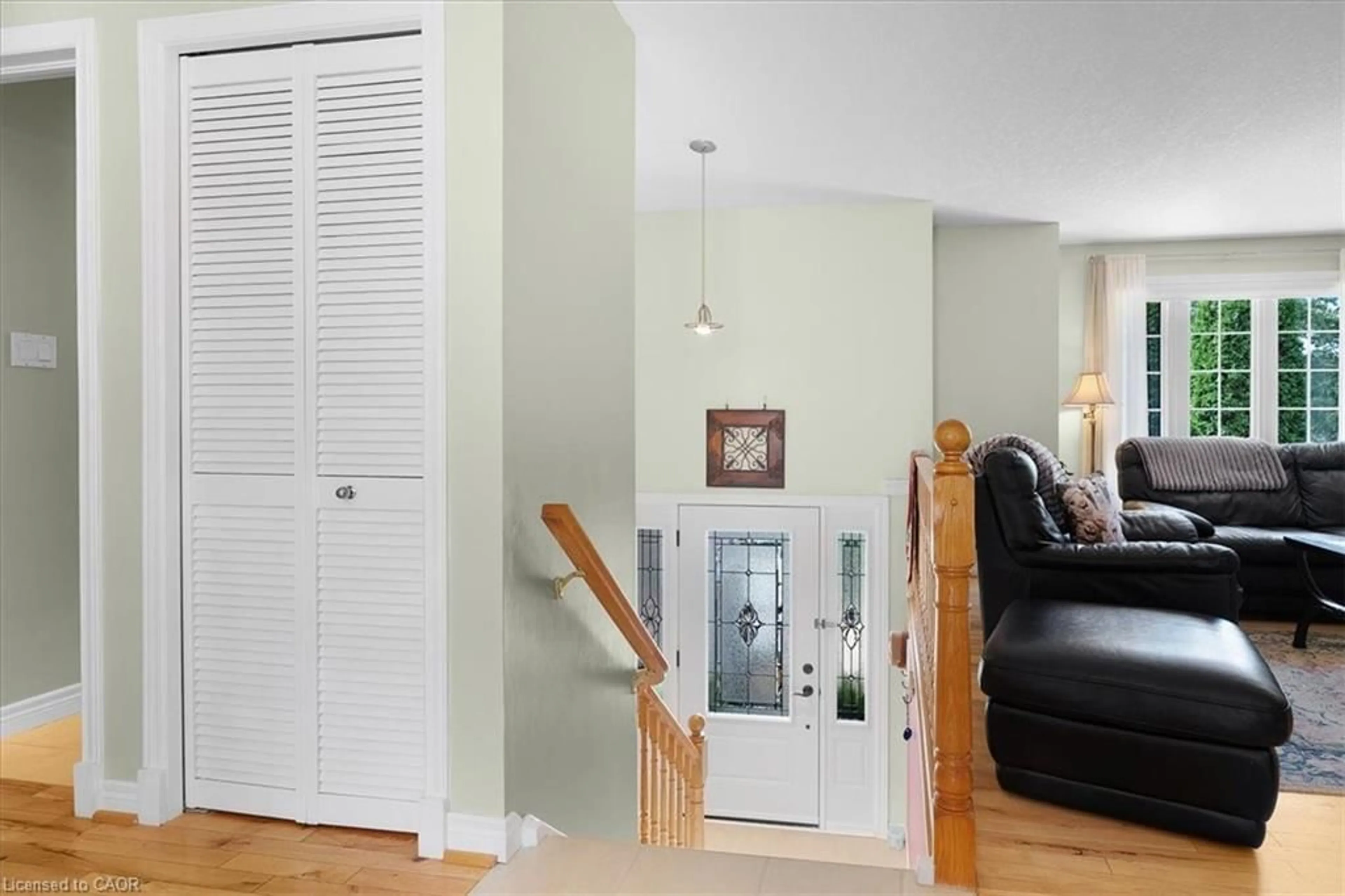 Indoor entryway for 139 Gold St, Elora Ontario N0B 1S0