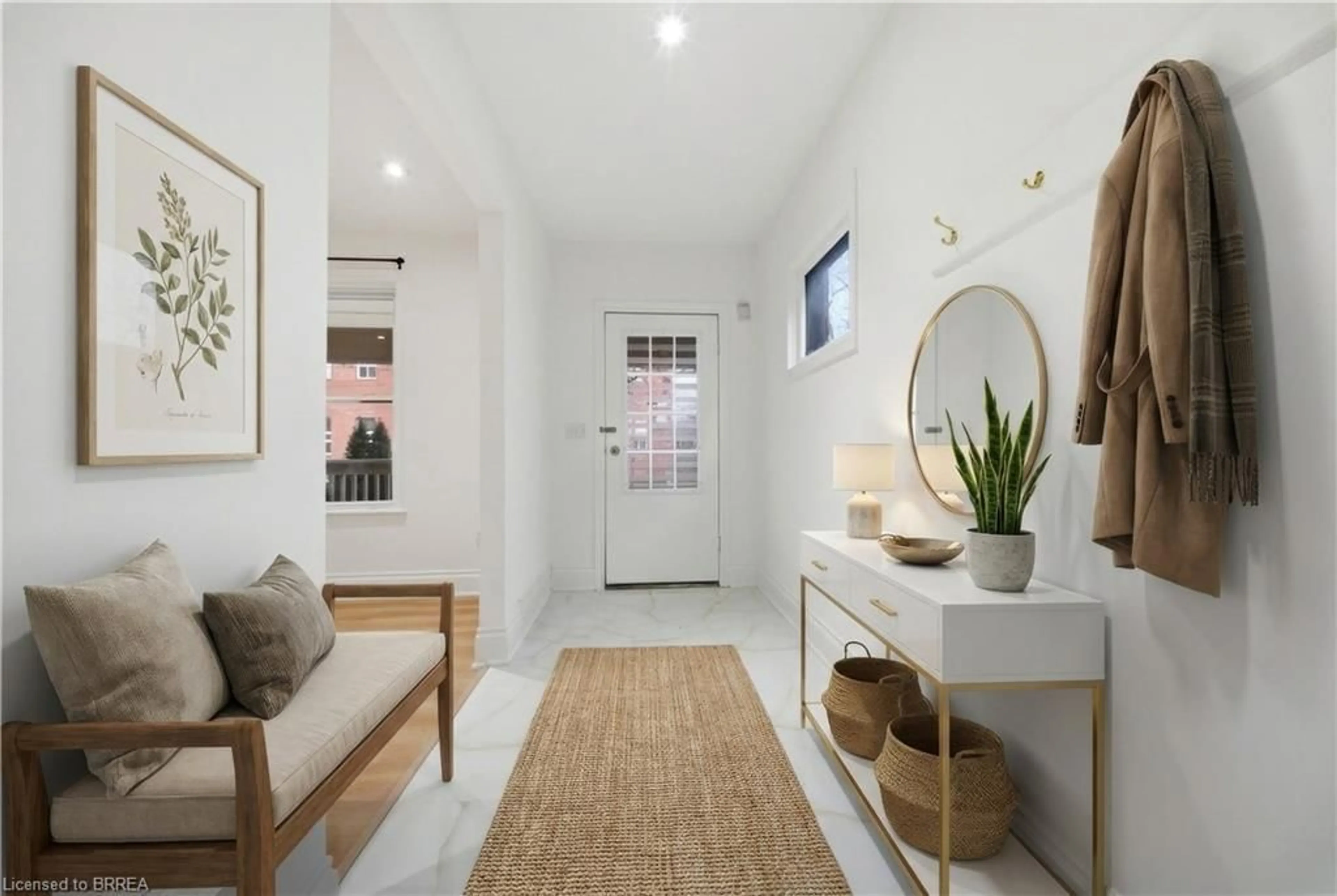 Indoor entryway for 135 Marlborough St, Brantford Ontario N3S 4S7