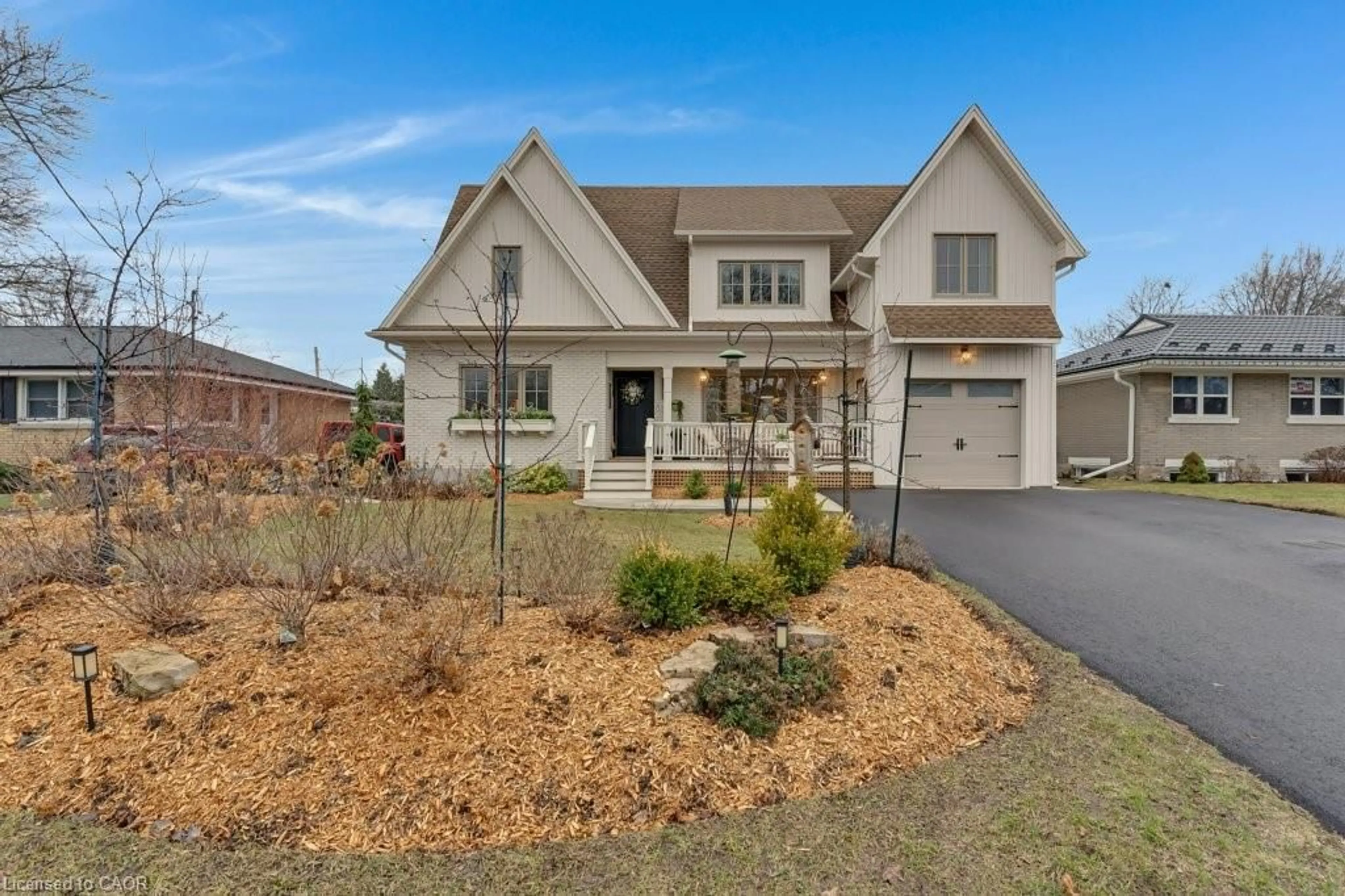 Home with brick exterior material, street for 252 Shepherd Ave, Cambridge Ontario N3C 1T8