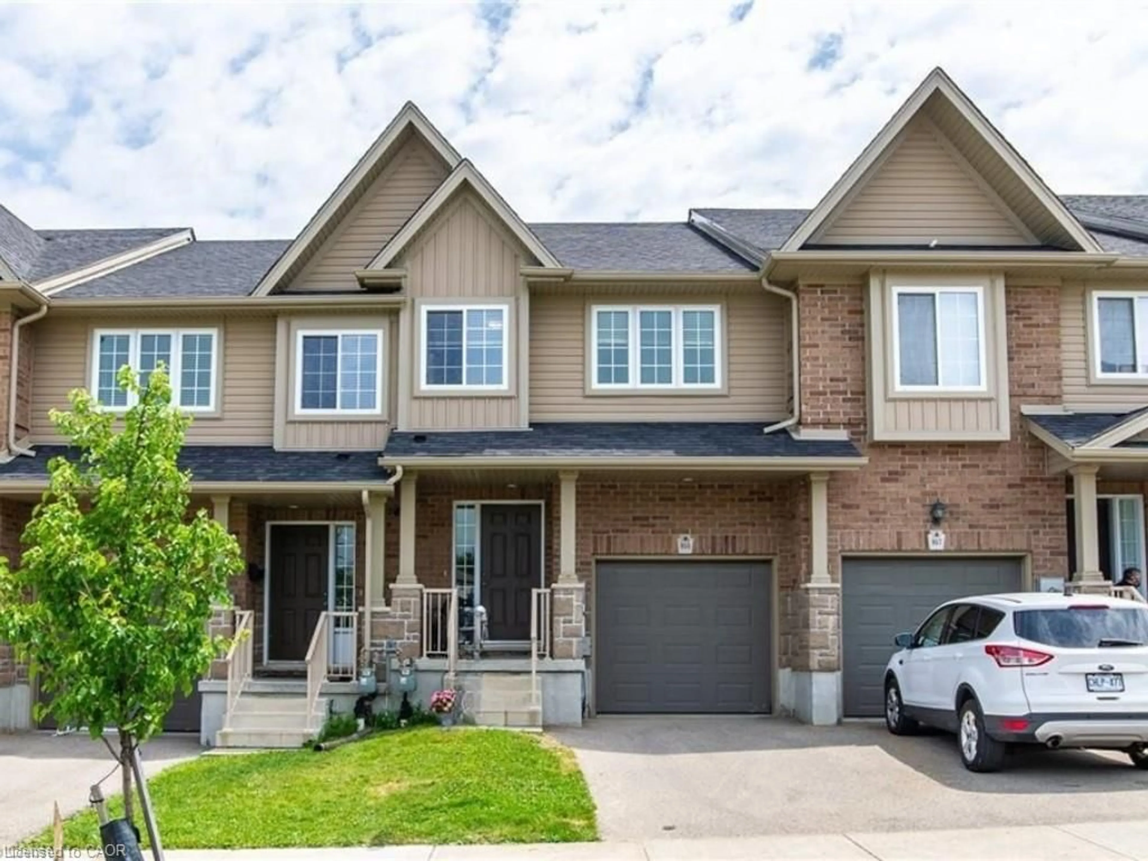 Home with brick exterior material, street for 955 Zeller Cres, Kitchener Ontario N2A 0C9