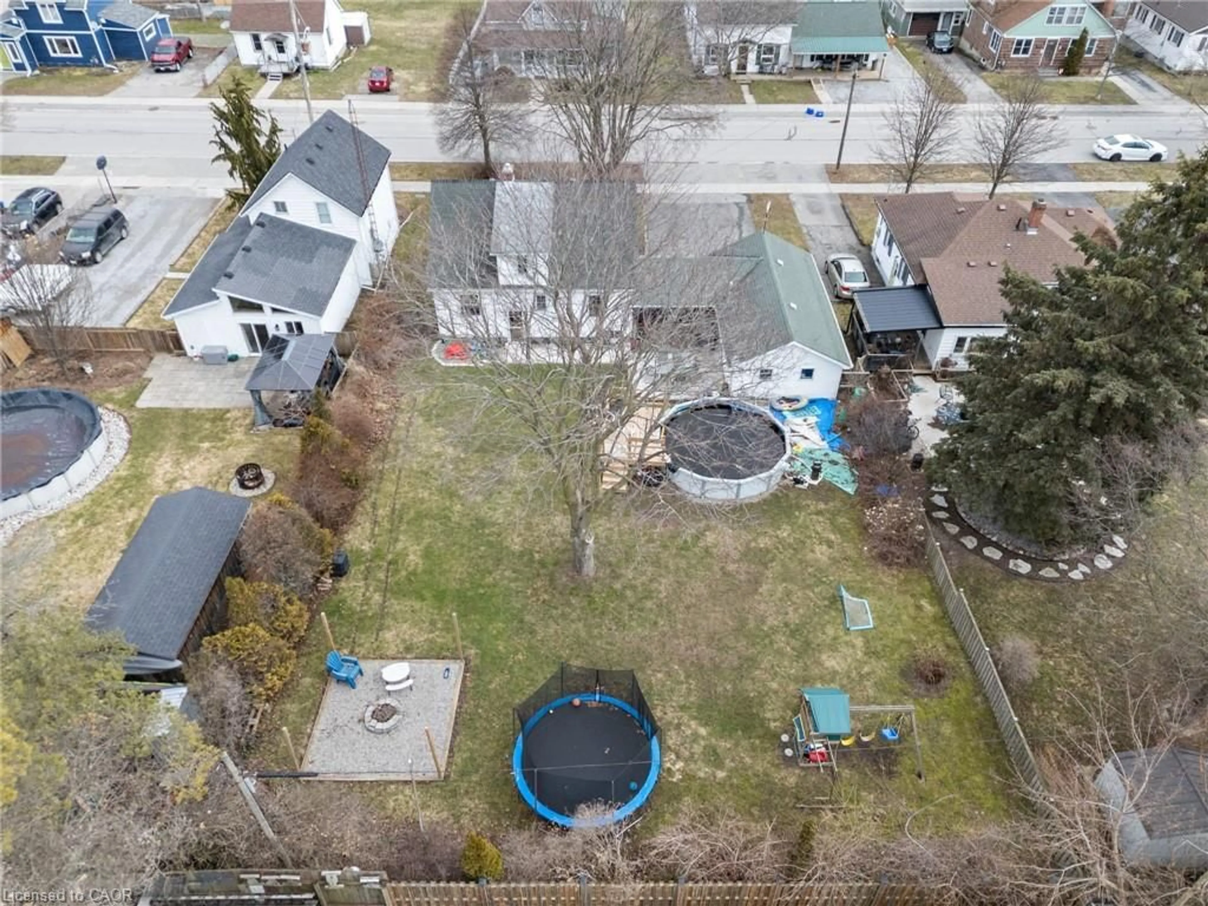 A pic from outside/outdoor area/front of a property/back of a property/a pic from drone, street for 421 St Andrew St, Port Dover Ontario N0A 1N0