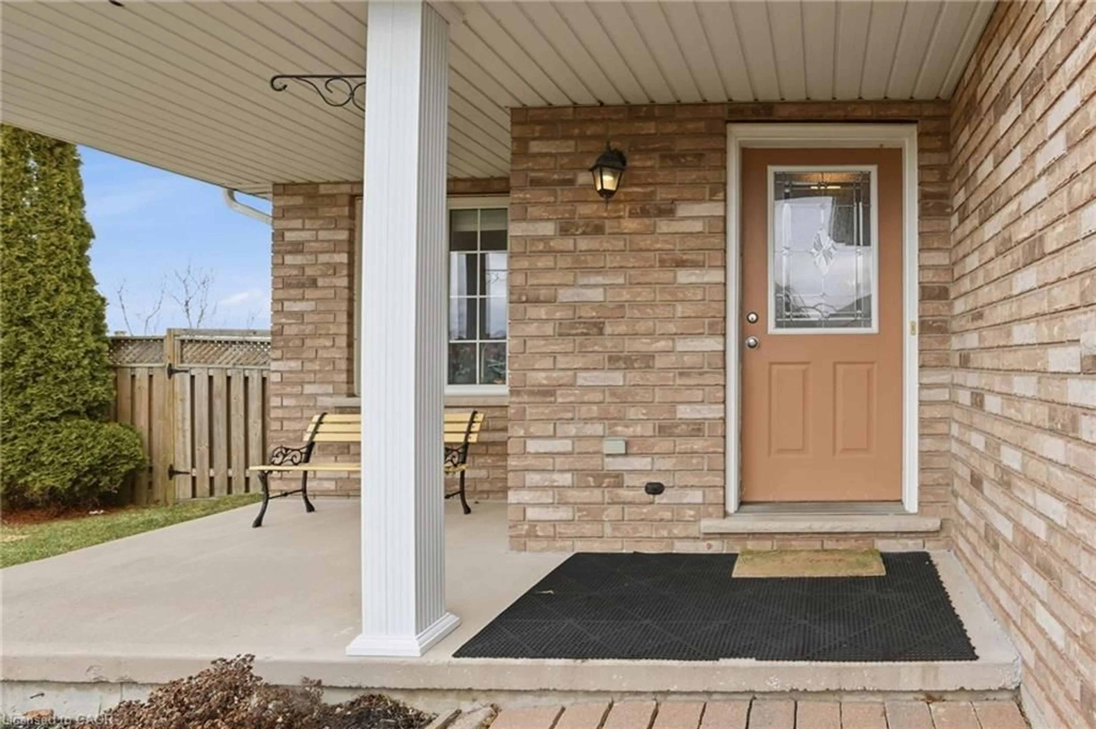 Indoor entryway for 66 Golden Acres Dr, Smithville Ontario L0R 2A0