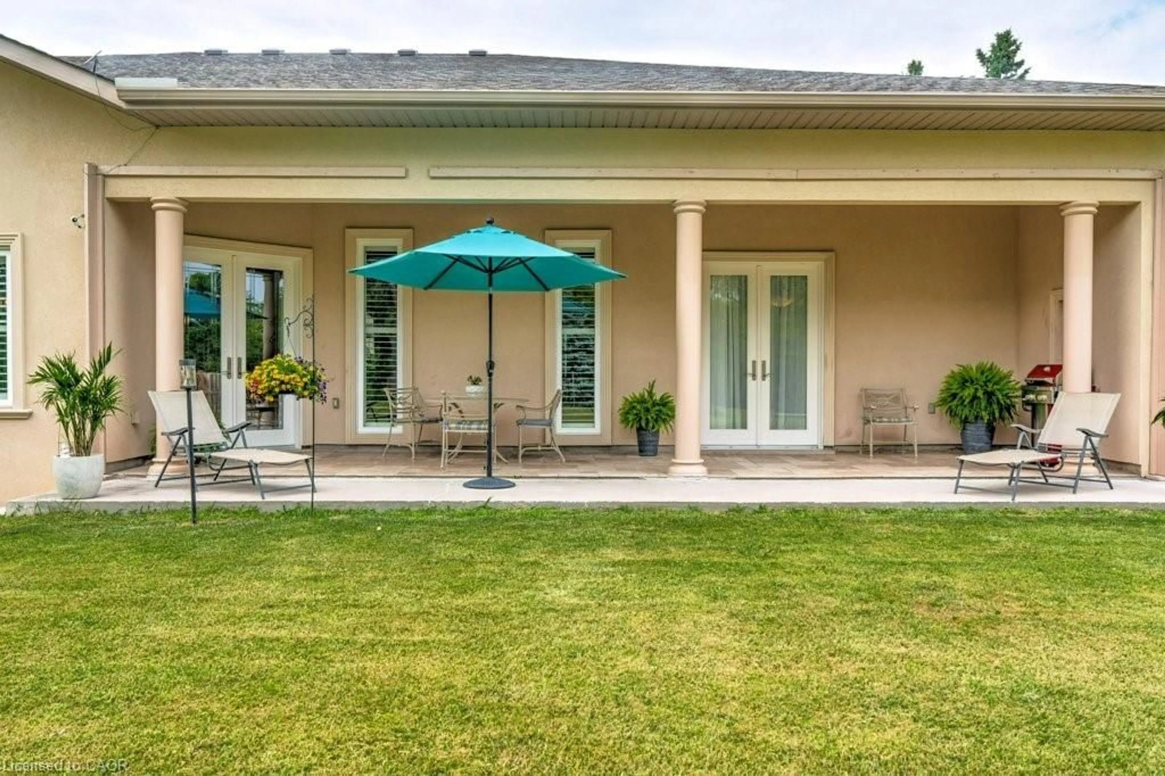 Patio, unknown for 2462 Sideroad 2, Burlington Ontario L7P 0H1