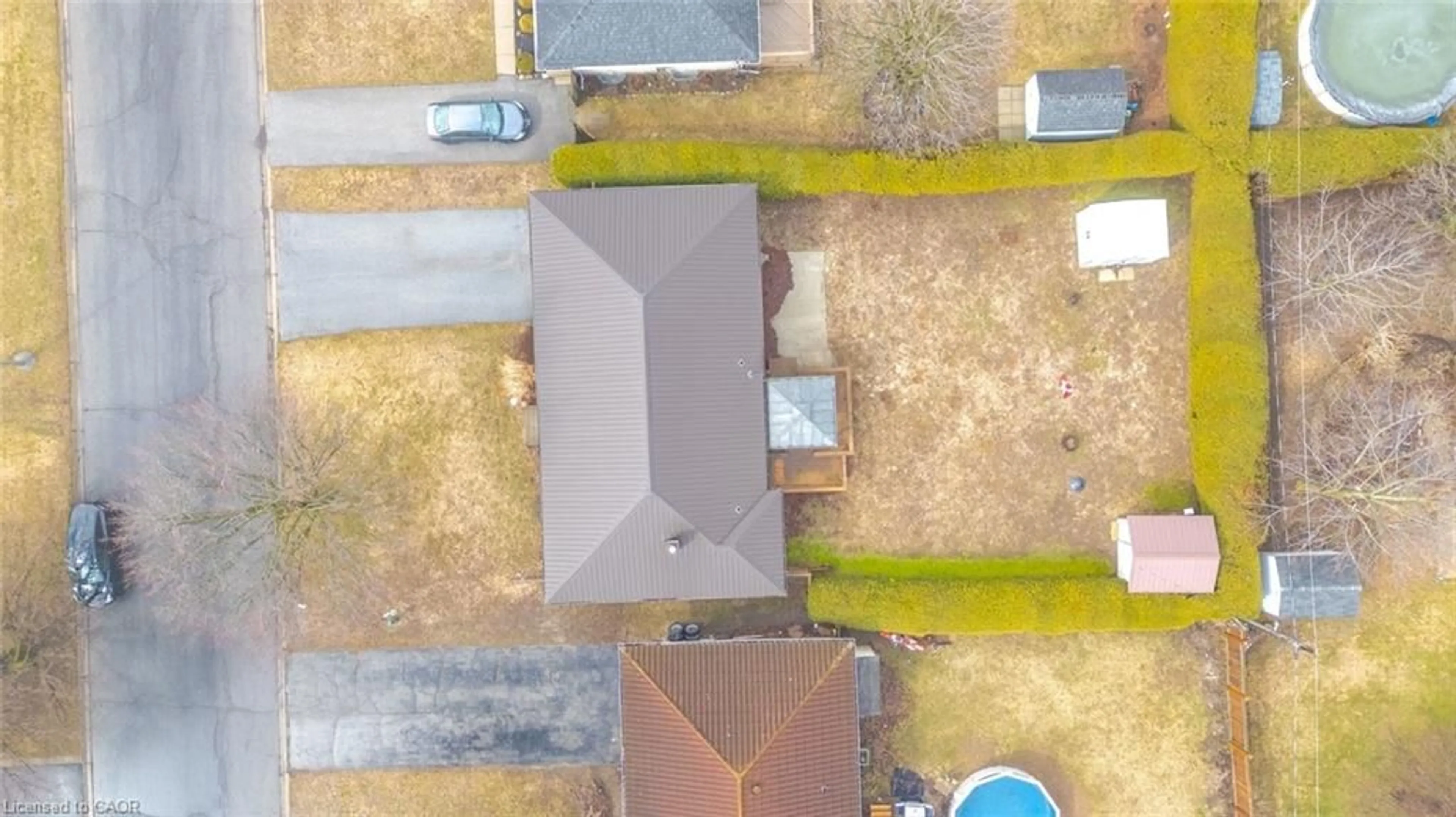 A pic from outside/outdoor area/front of a property/back of a property/a pic from drone, unknown for 405 Adams Ave, Delhi Ontario N4B 2Y8