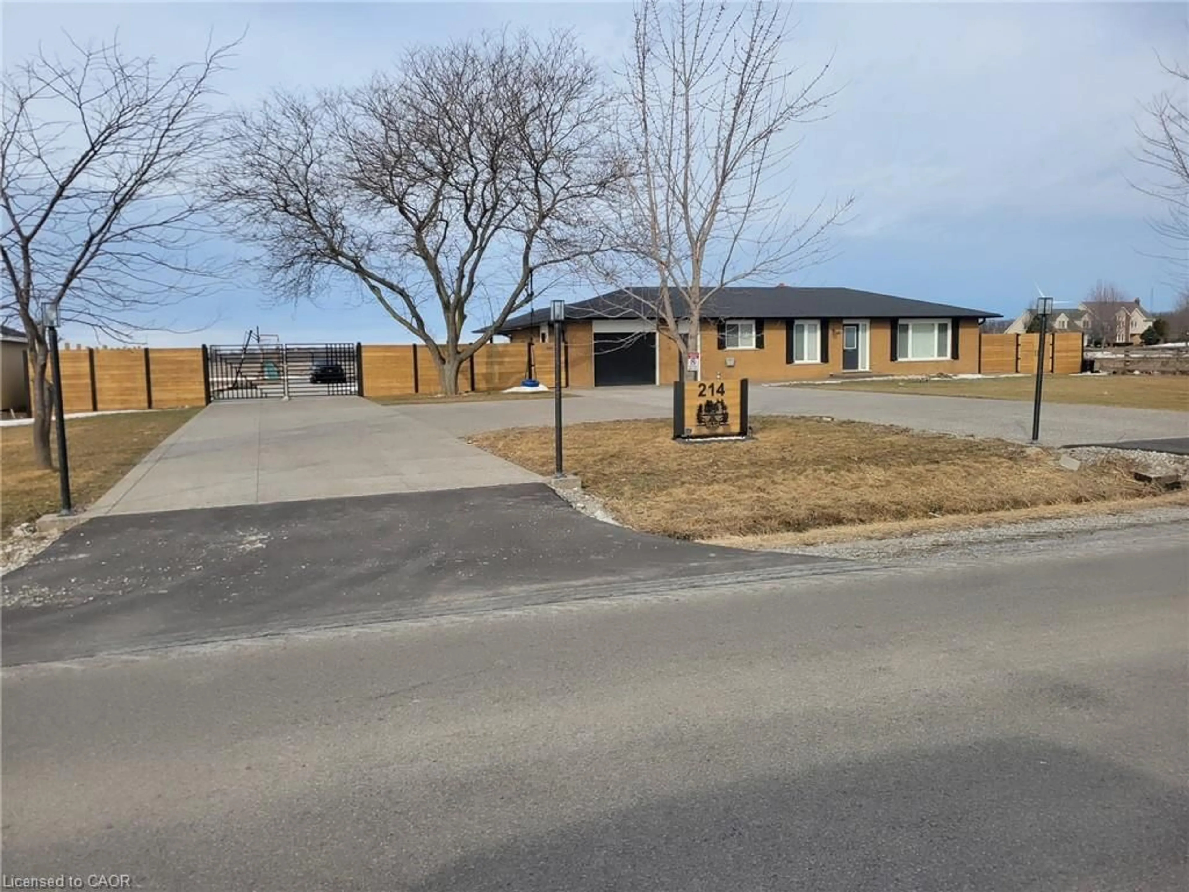 A pic from outside/outdoor area/front of a property/back of a property/a pic from drone, street for 214 Binbrook Rd, Glanbrook Ontario L0R 1C0