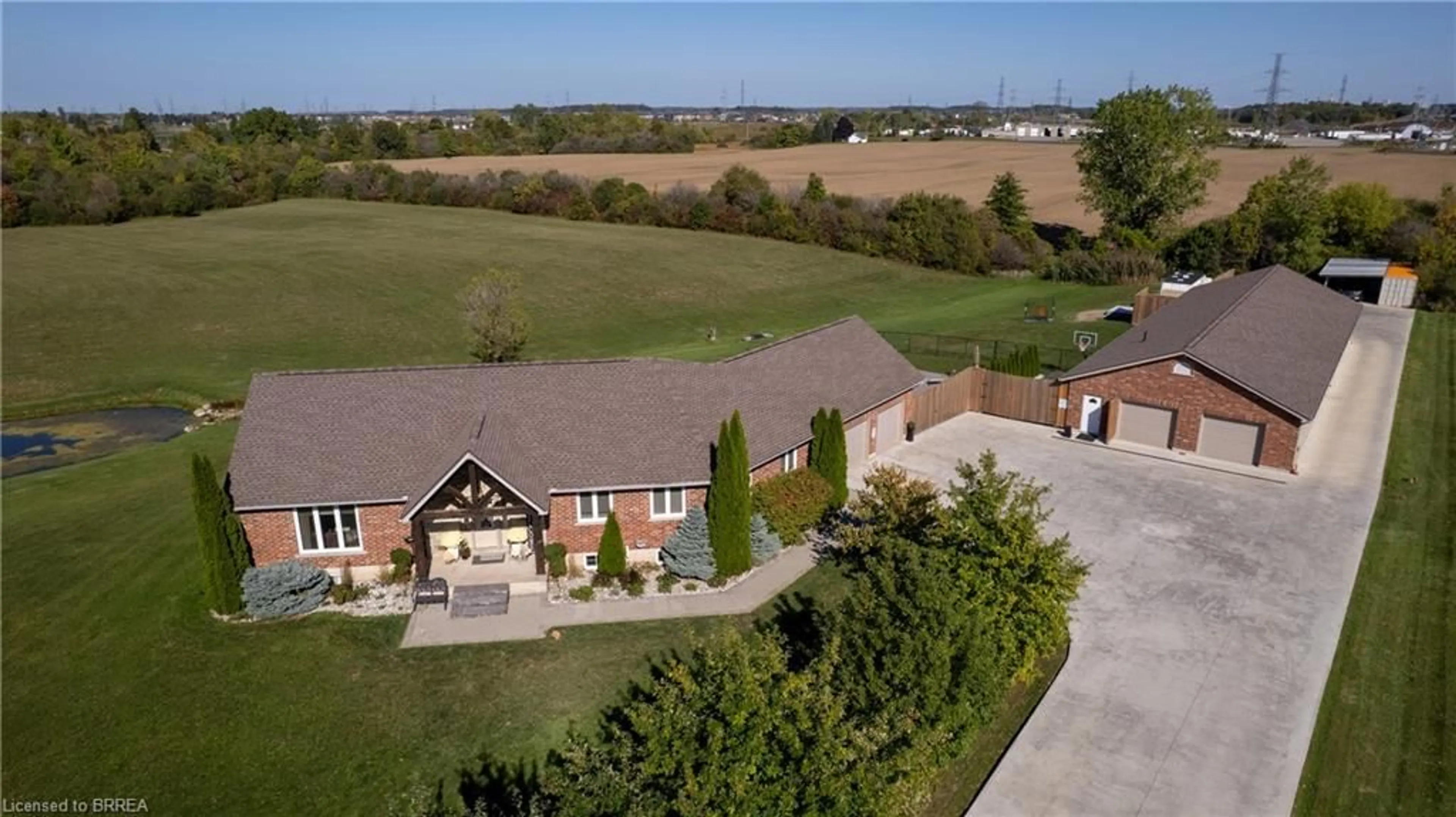 A pic from outside/outdoor area/front of a property/back of a property/a pic from drone, building for 2350 Gainer St, Allanburg Ontario L0S 1A0