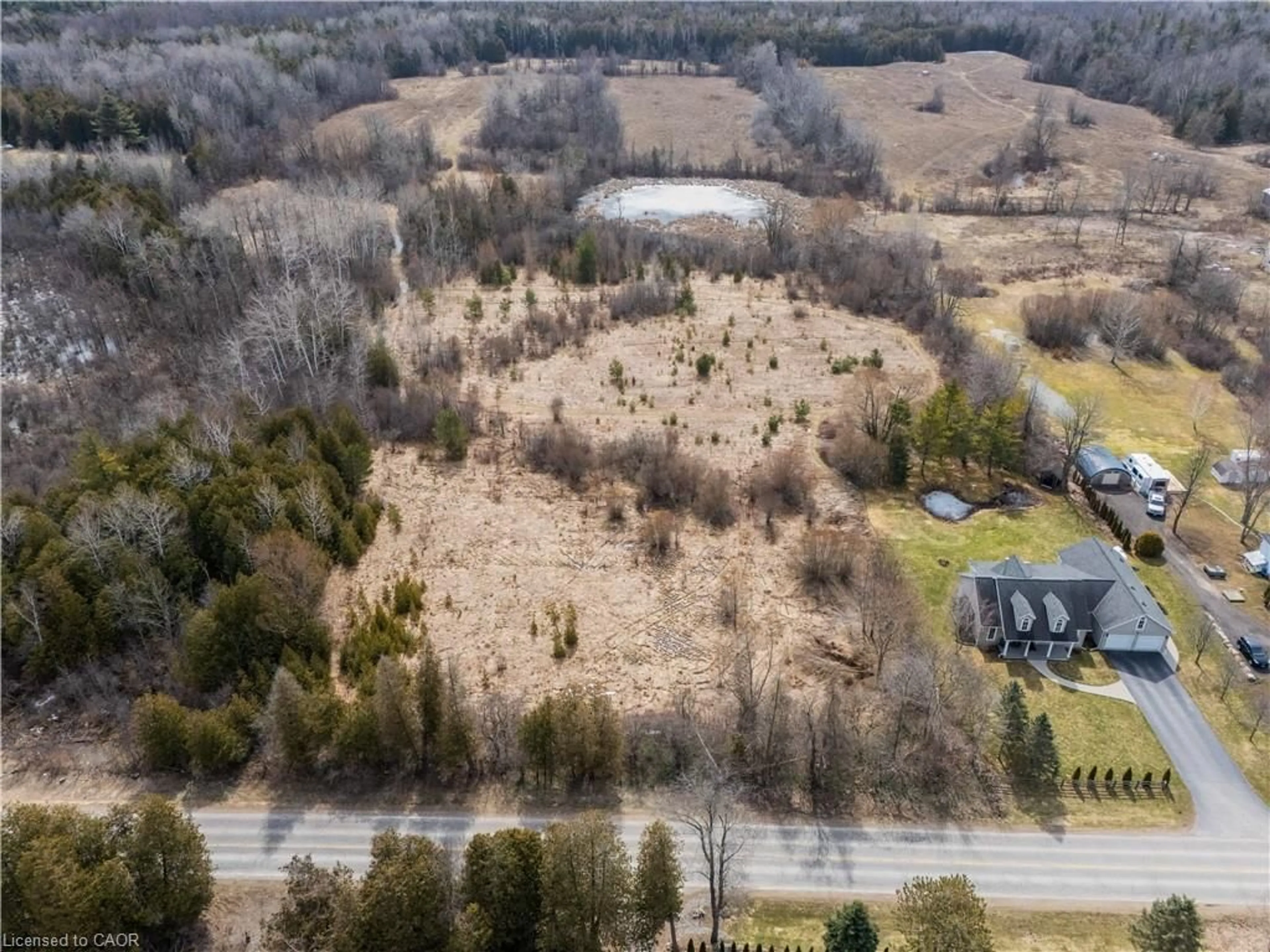 A pic from outside/outdoor area/front of a property/back of a property/a pic from drone, forest/trees view for 6657 Concession 1 Rd, Puslinch Ontario N0B 2J0