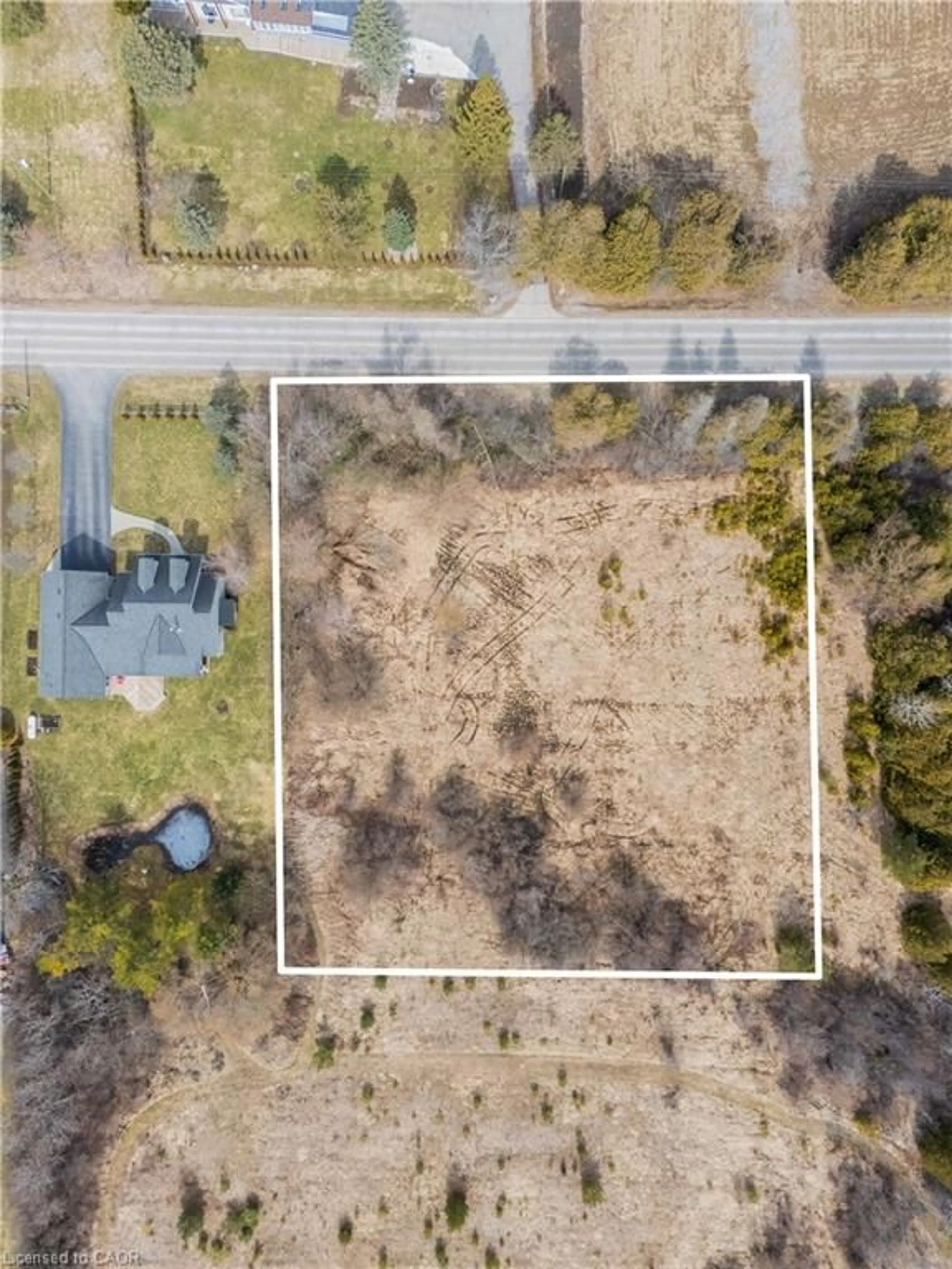 A pic from outside/outdoor area/front of a property/back of a property/a pic from drone, street for 6657 Concession 1 Rd, Puslinch Ontario N0B 2J0