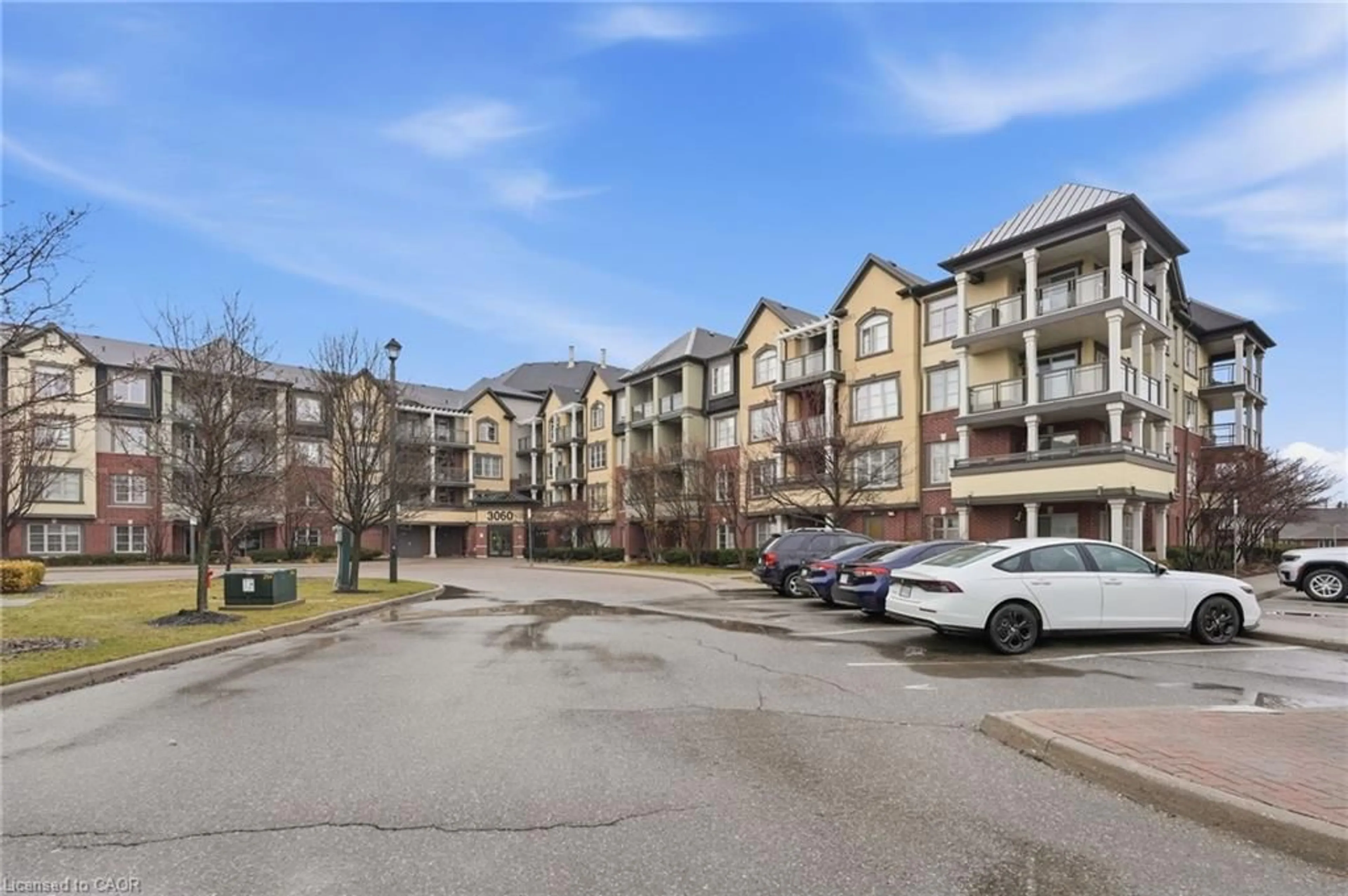 A pic from outside/outdoor area/front of a property/back of a property/a pic from drone, unknown for 3060 Rotary Way #226, Burlington Ontario L7M 0G9