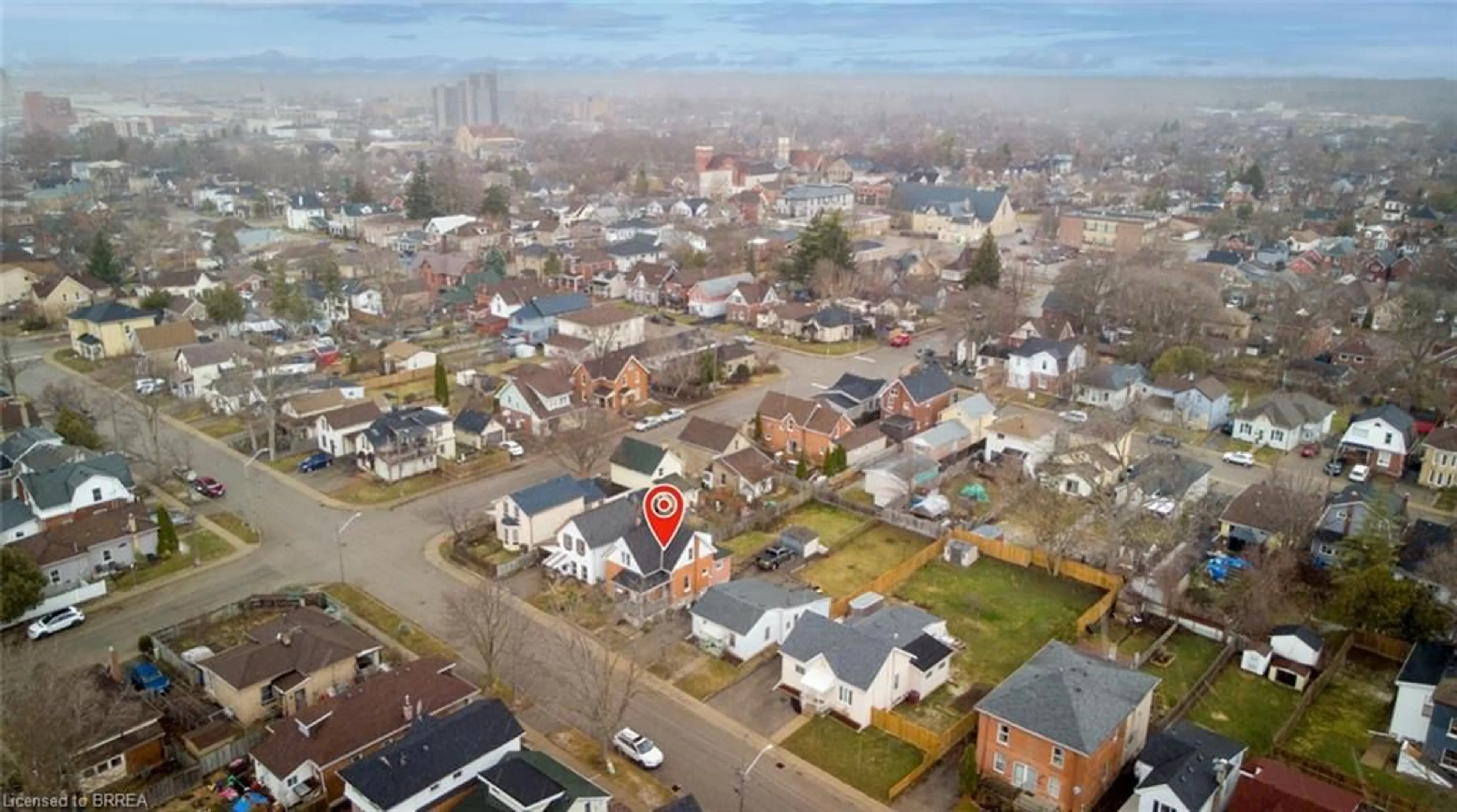 A pic from outside/outdoor area/front of a property/back of a property/a pic from drone, street for 86 Arthur St, Brantford Ontario N3S 3J2