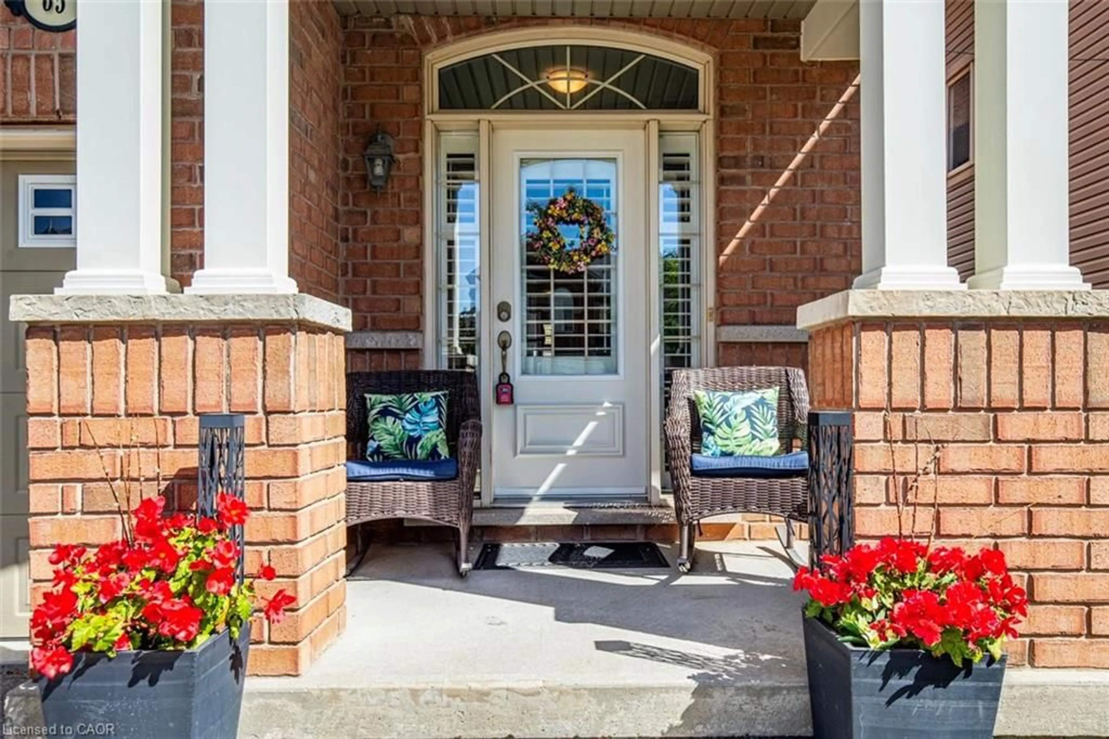 Indoor entryway for 65 Cathedral Crt, Waterdown Ontario L8B 0S1