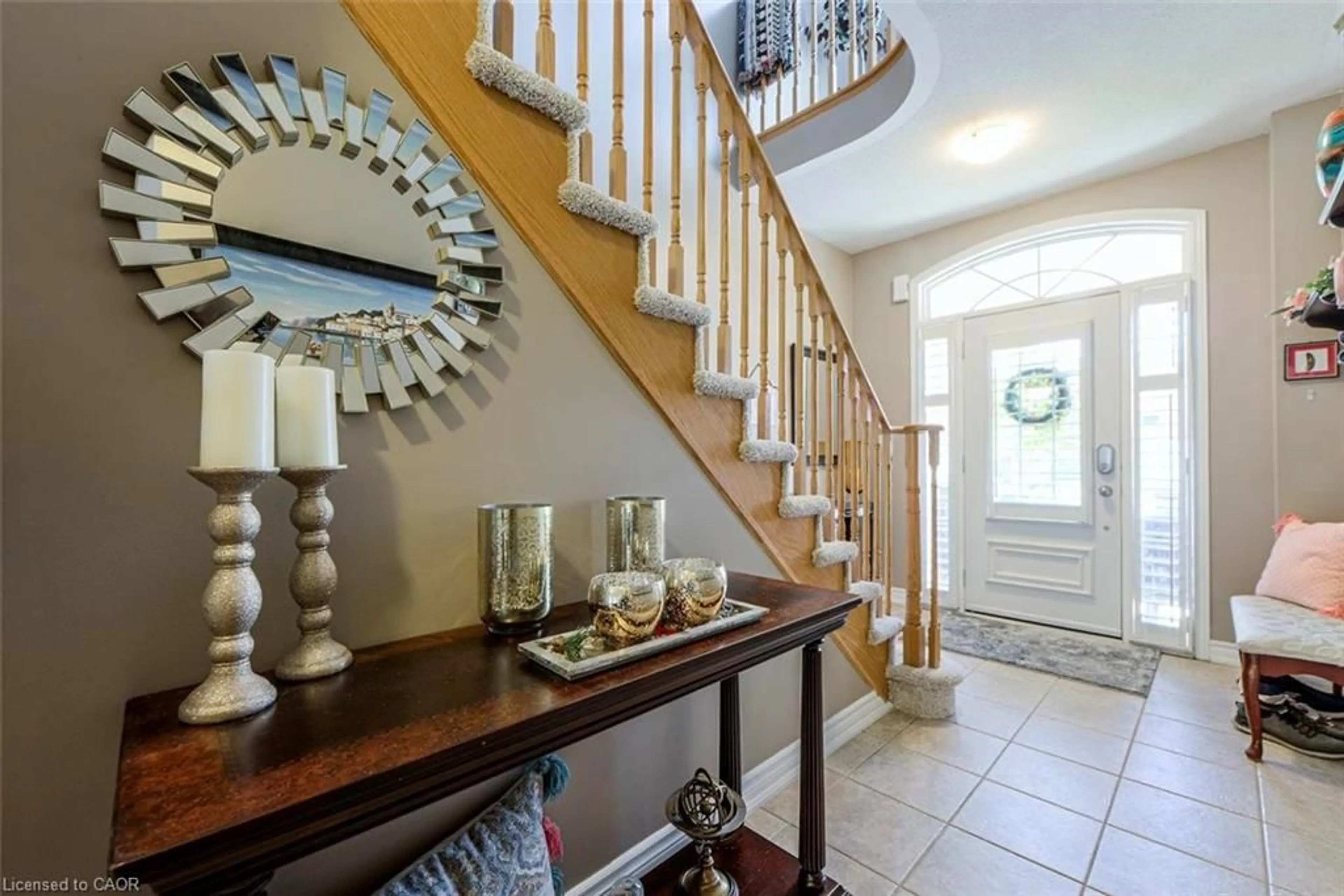 Indoor entryway for 65 Cathedral Crt, Waterdown Ontario L8B 0S1