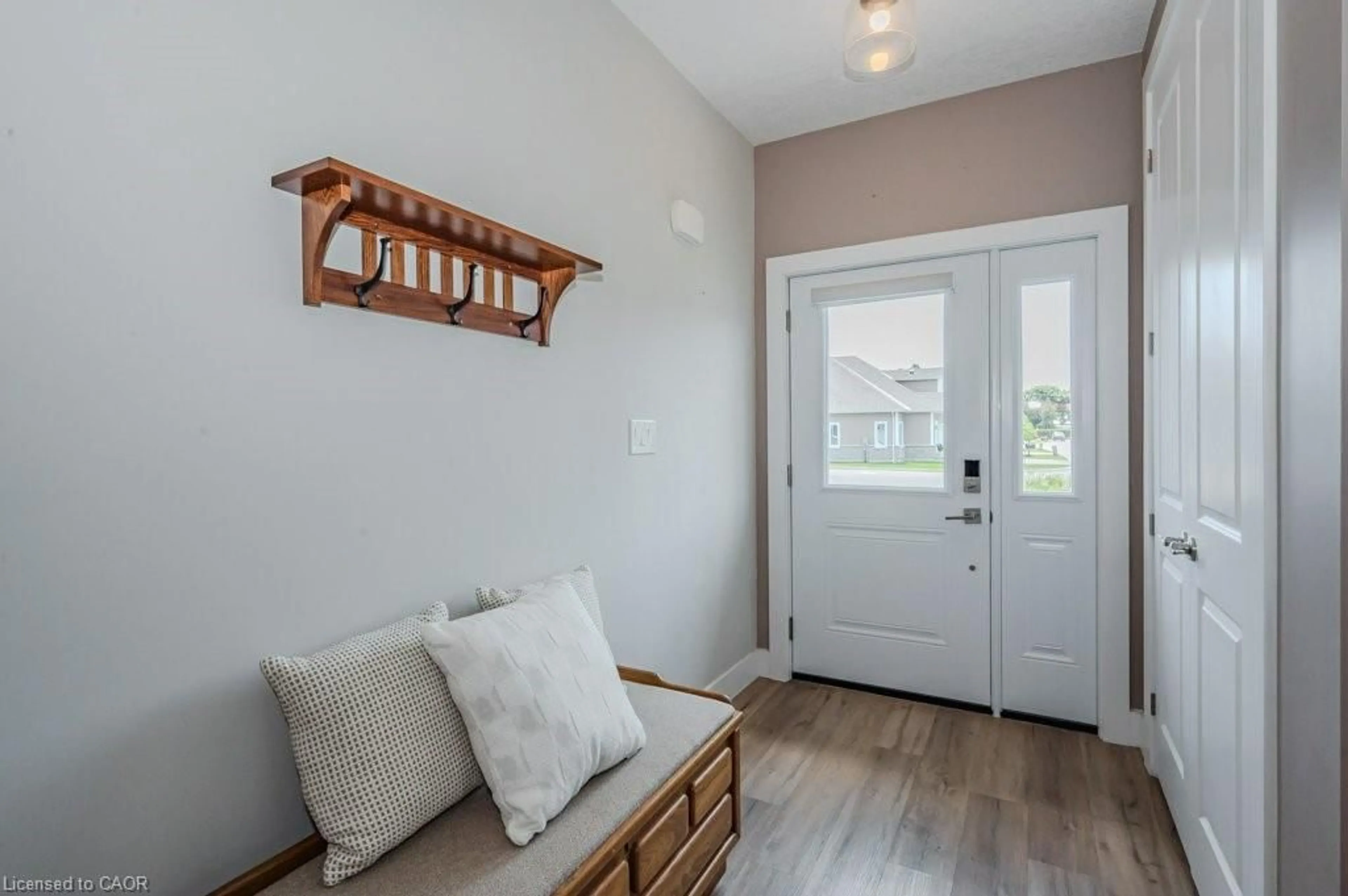 Indoor entryway for 744 Nelson St #18, Port Dover Ontario N0A 1N0