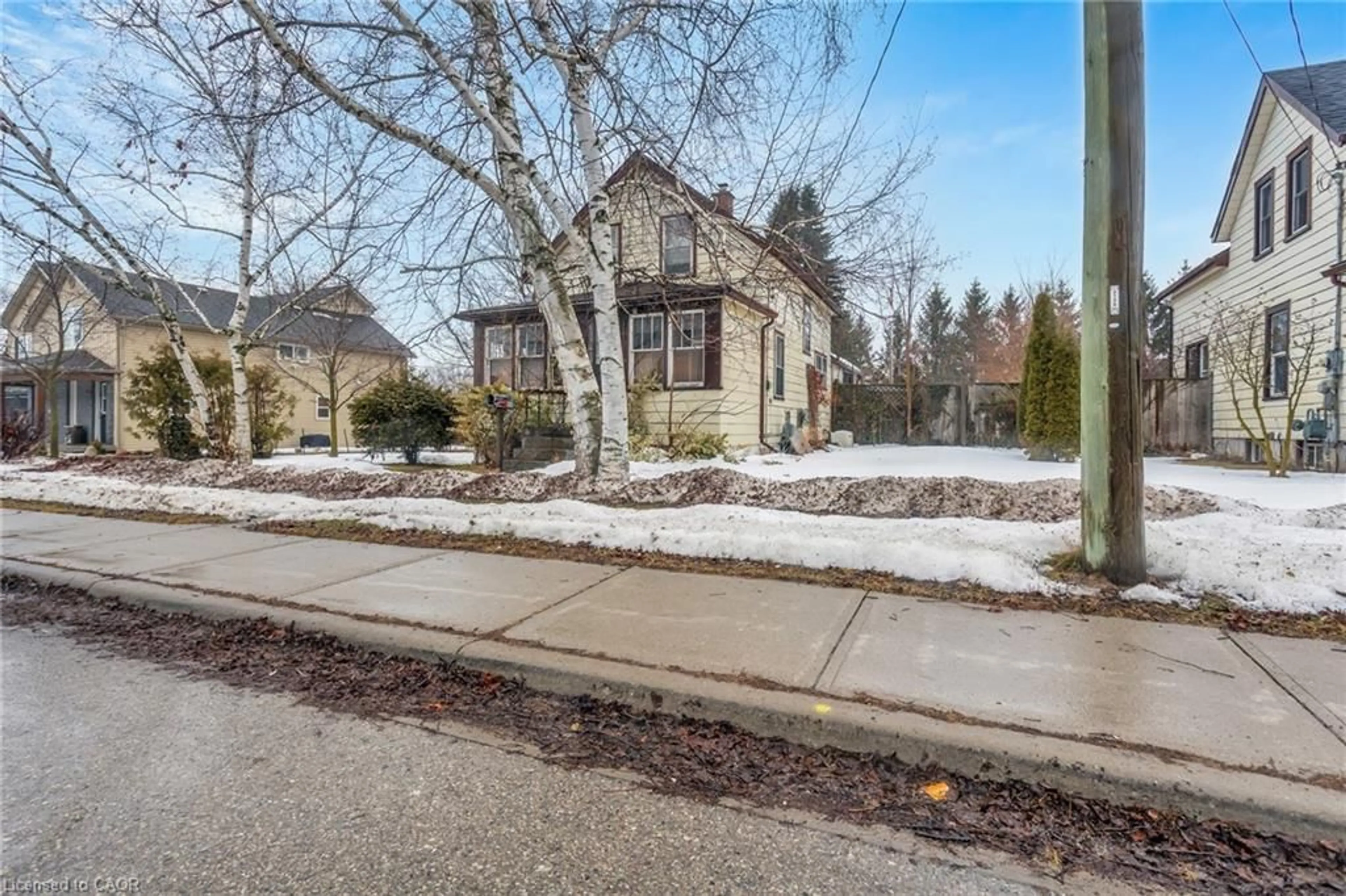 Home with brick exterior material, street for 42 Sanders St, Tillsonburg Ontario N4G 1H6