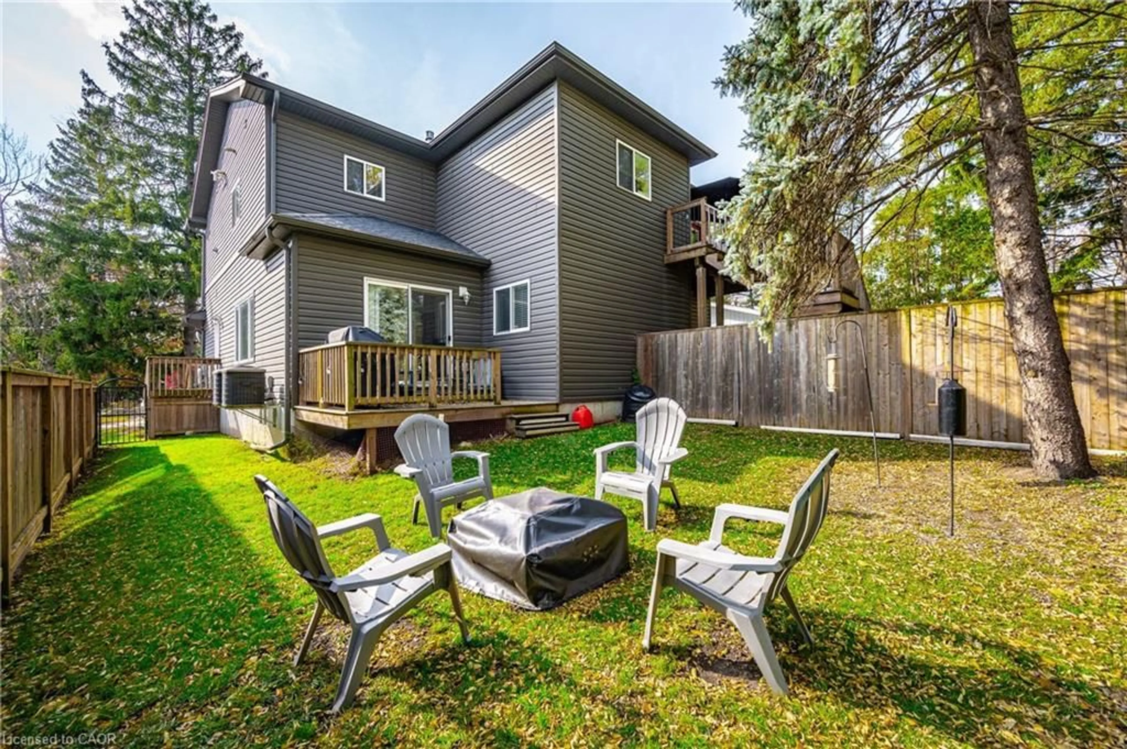 Patio, street for 145 Kertland St, Elora Ontario N0B 1S0