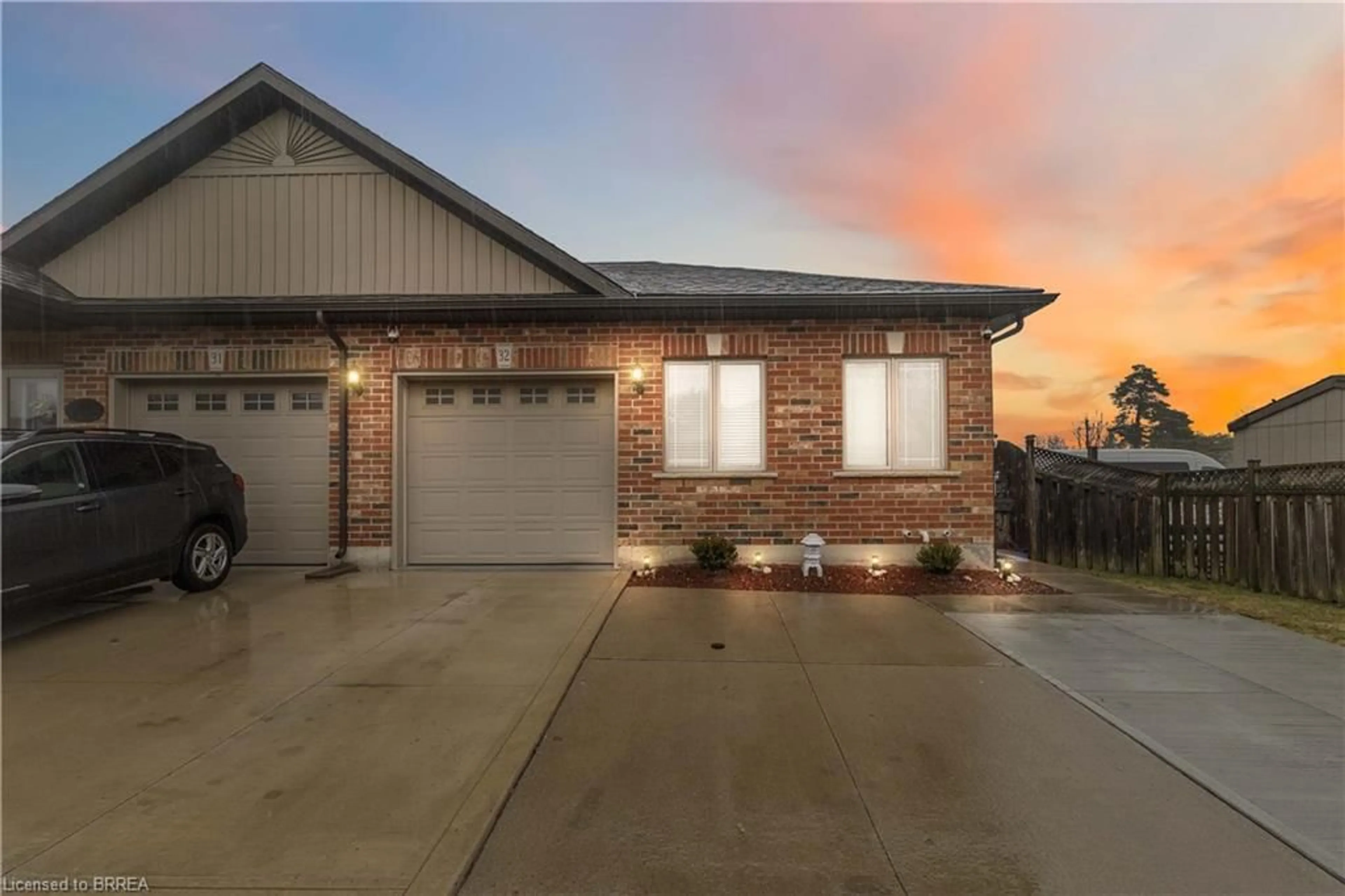 Home with brick exterior material, unknown for 1038 Colborne St #32, Brantford Ontario N3S 3T6