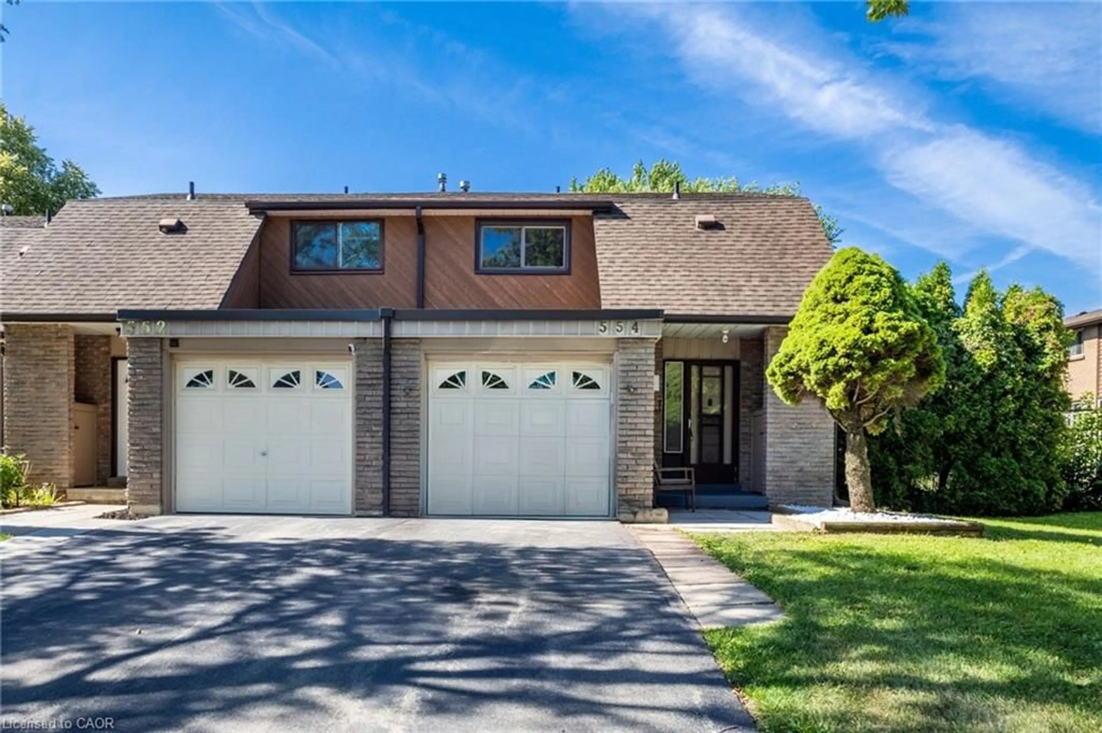Home with brick exterior material, street for 554 Pinedale Ave, Burlington Ontario L7L 3W4