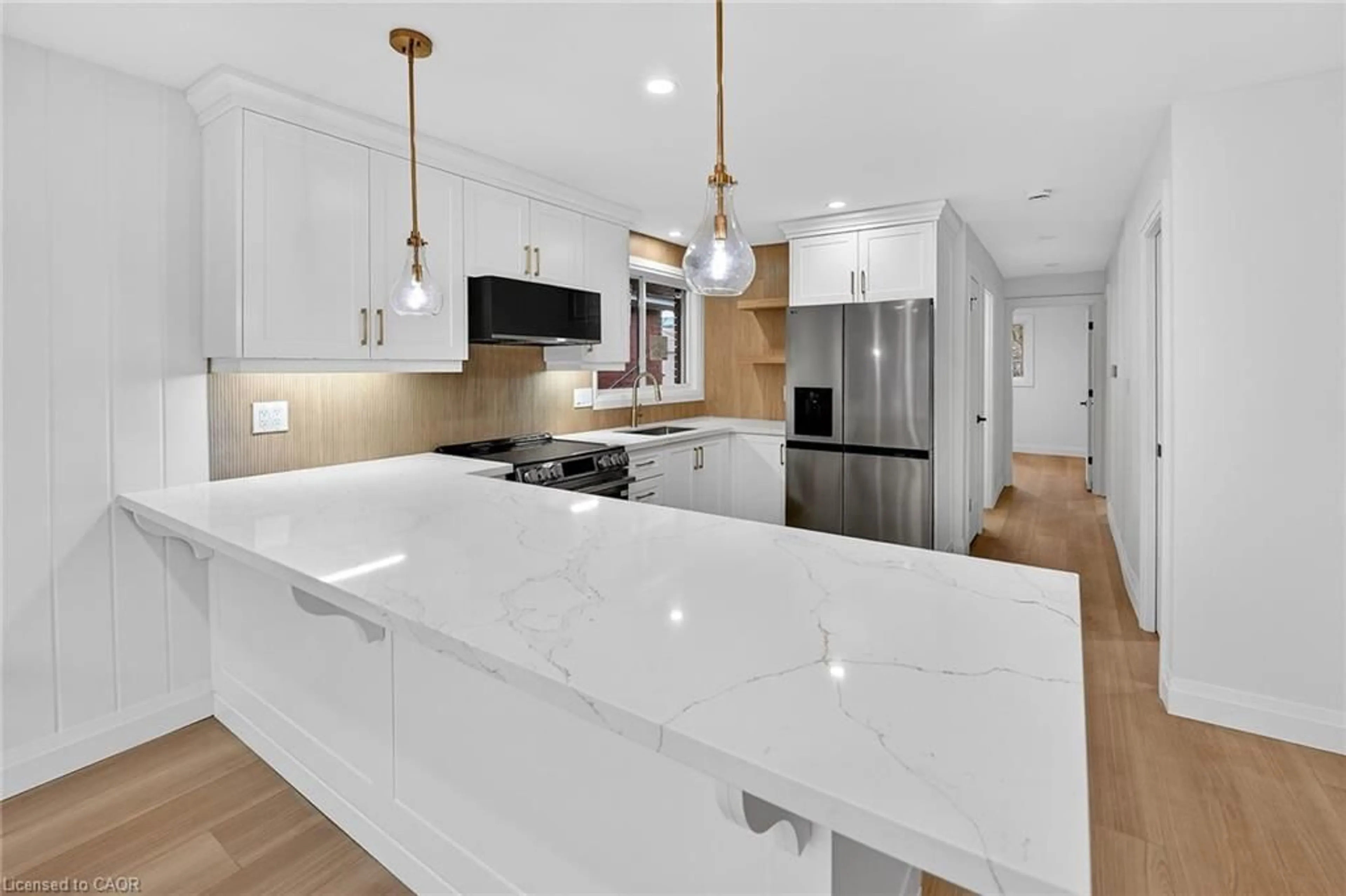 Open concept kitchen, ceramic/tile floor for 7 Crosthwaite Ave, Hamilton Ontario L8K 2T7