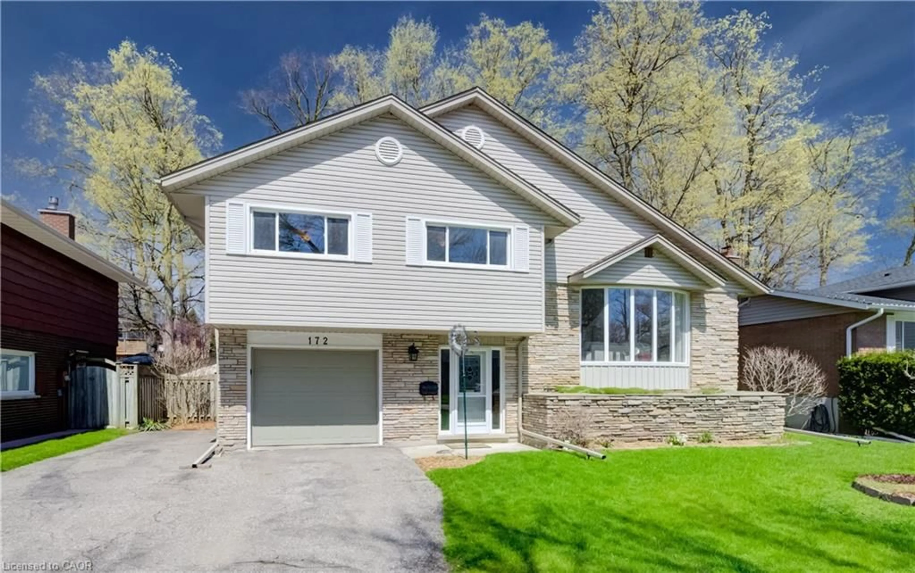 Home with vinyl exterior material, street for 172 Rennie Dr, Kitchener Ontario N2A 1J6