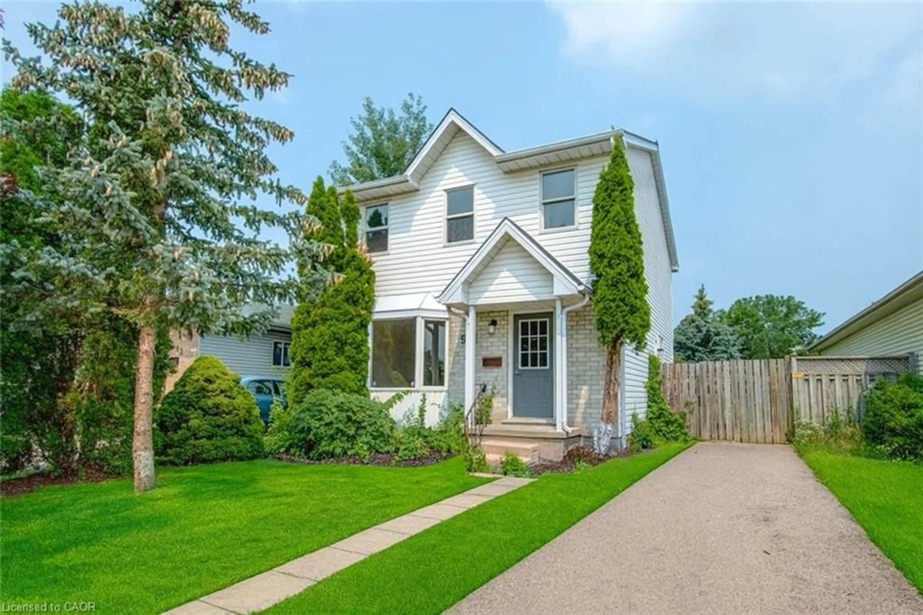 Home with vinyl exterior material, street for 988 Prosperity Crt, London Ontario N5V 5C7