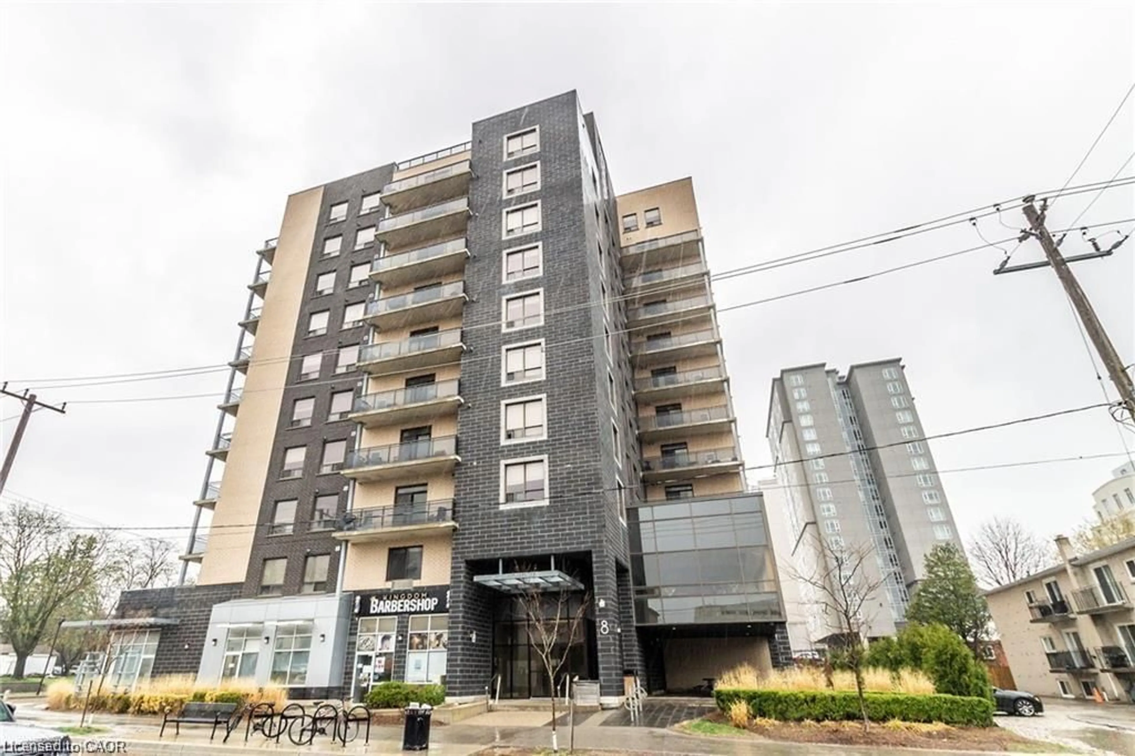 Patio, building for 8 Hickory St #1002, Waterloo Ontario N2L 3H6