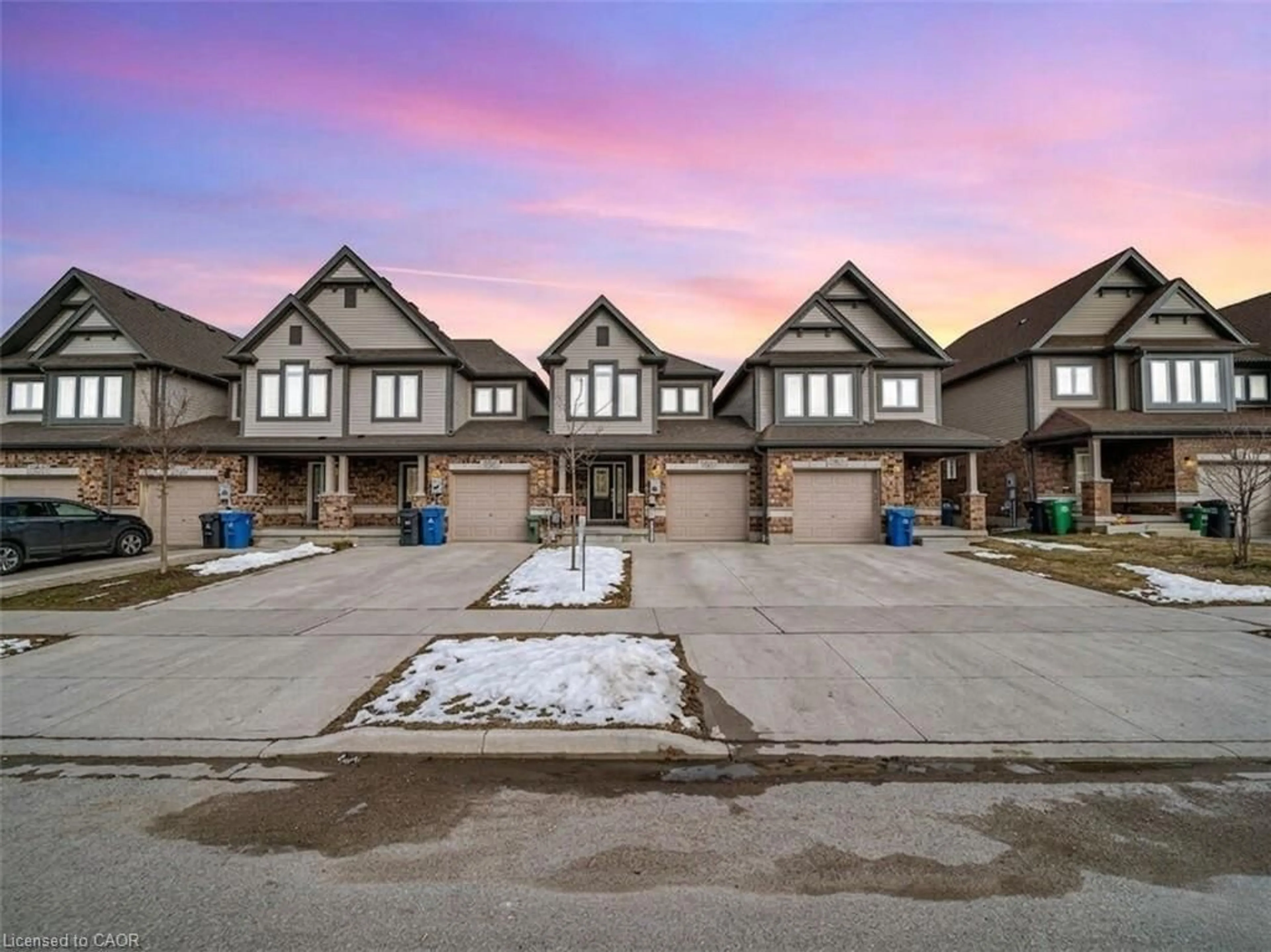 A pic from outside/outdoor area/front of a property/back of a property/a pic from drone, street for 193 Mccann St, Guelph Ontario N1G 0A6