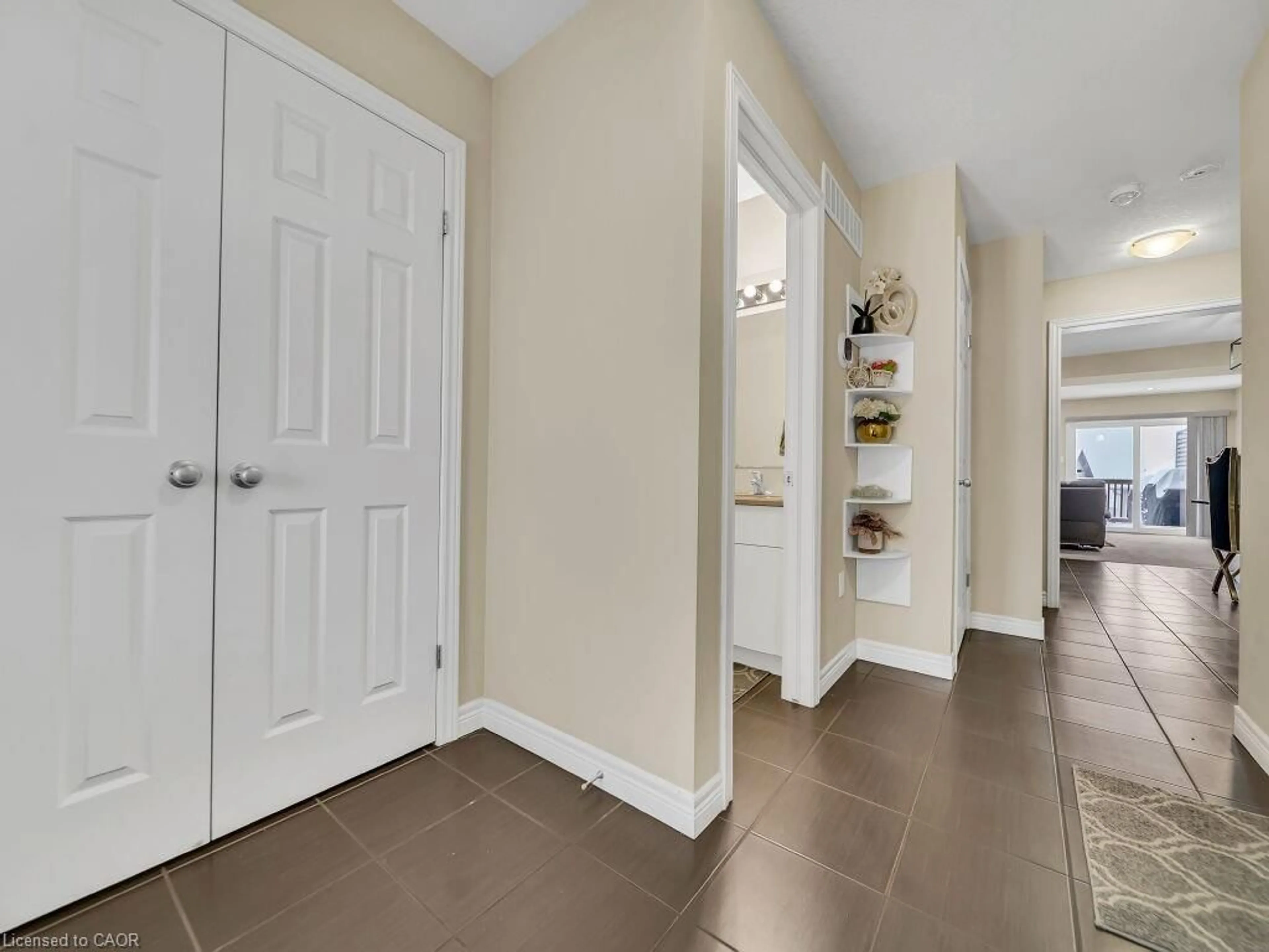 Indoor entryway for 193 Mccann St, Guelph Ontario N1G 0A6
