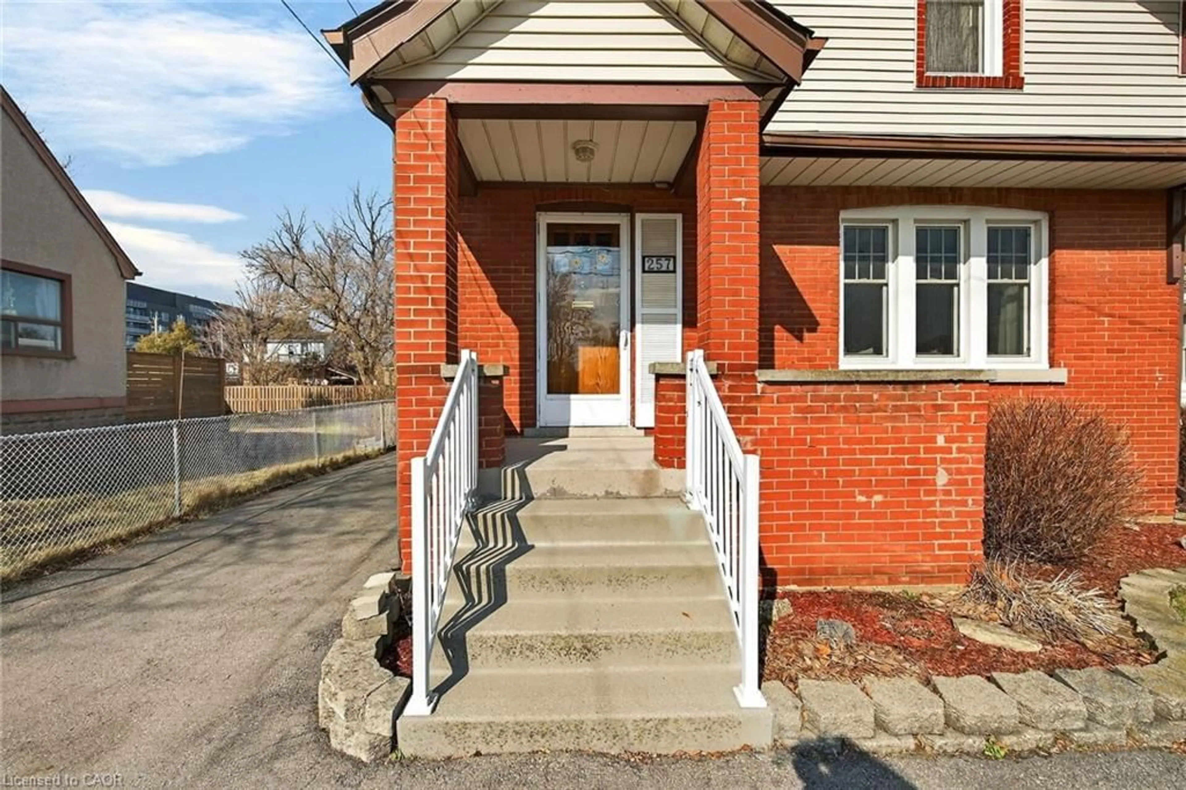 Unknown for 257 Queensdale Ave, Hamilton Ontario L9A 1L3