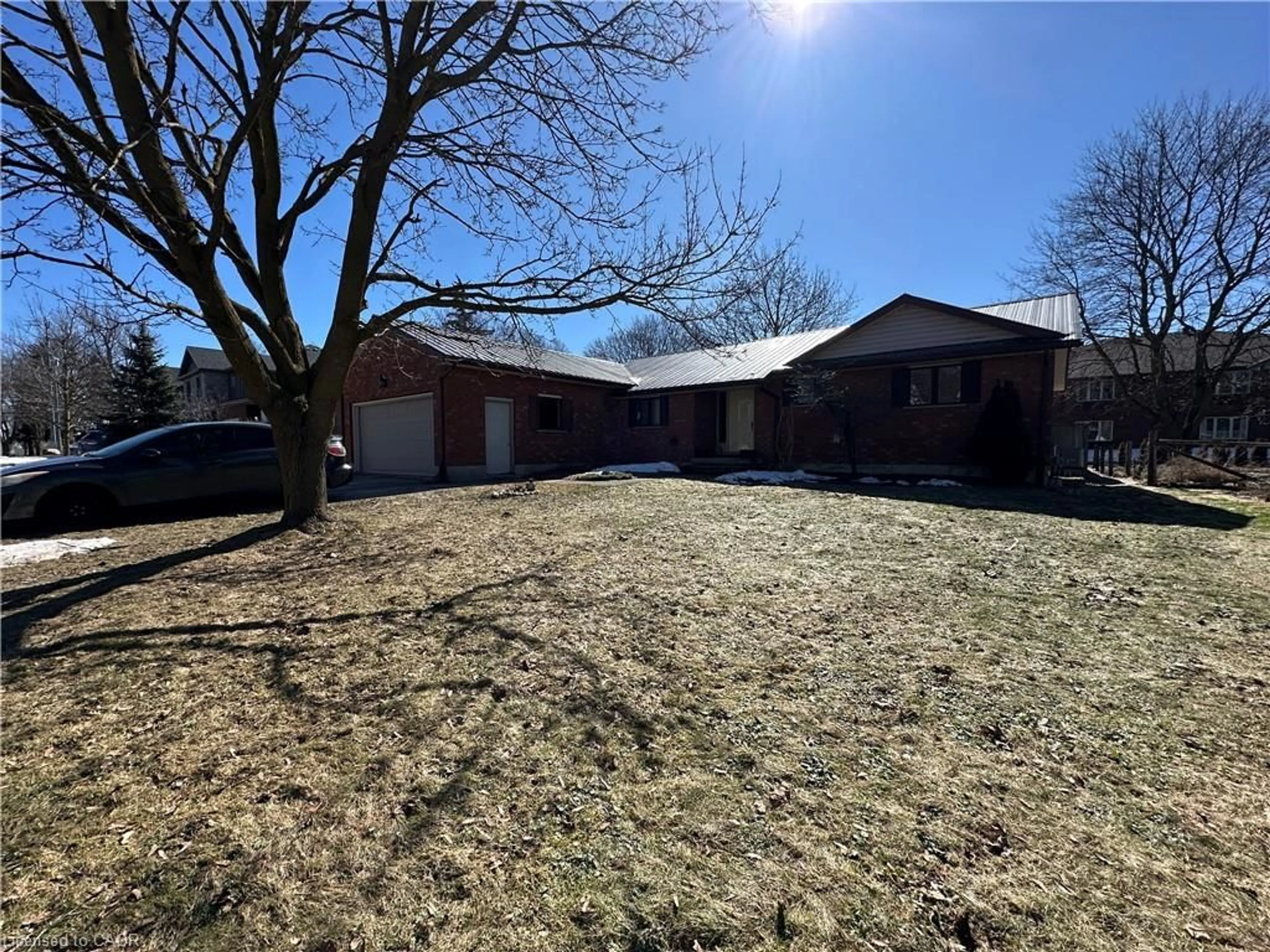 A pic from outside/outdoor area/front of a property/back of a property/a pic from drone, street for 250 Boulton St, Palmerston Ontario N0G 2P0