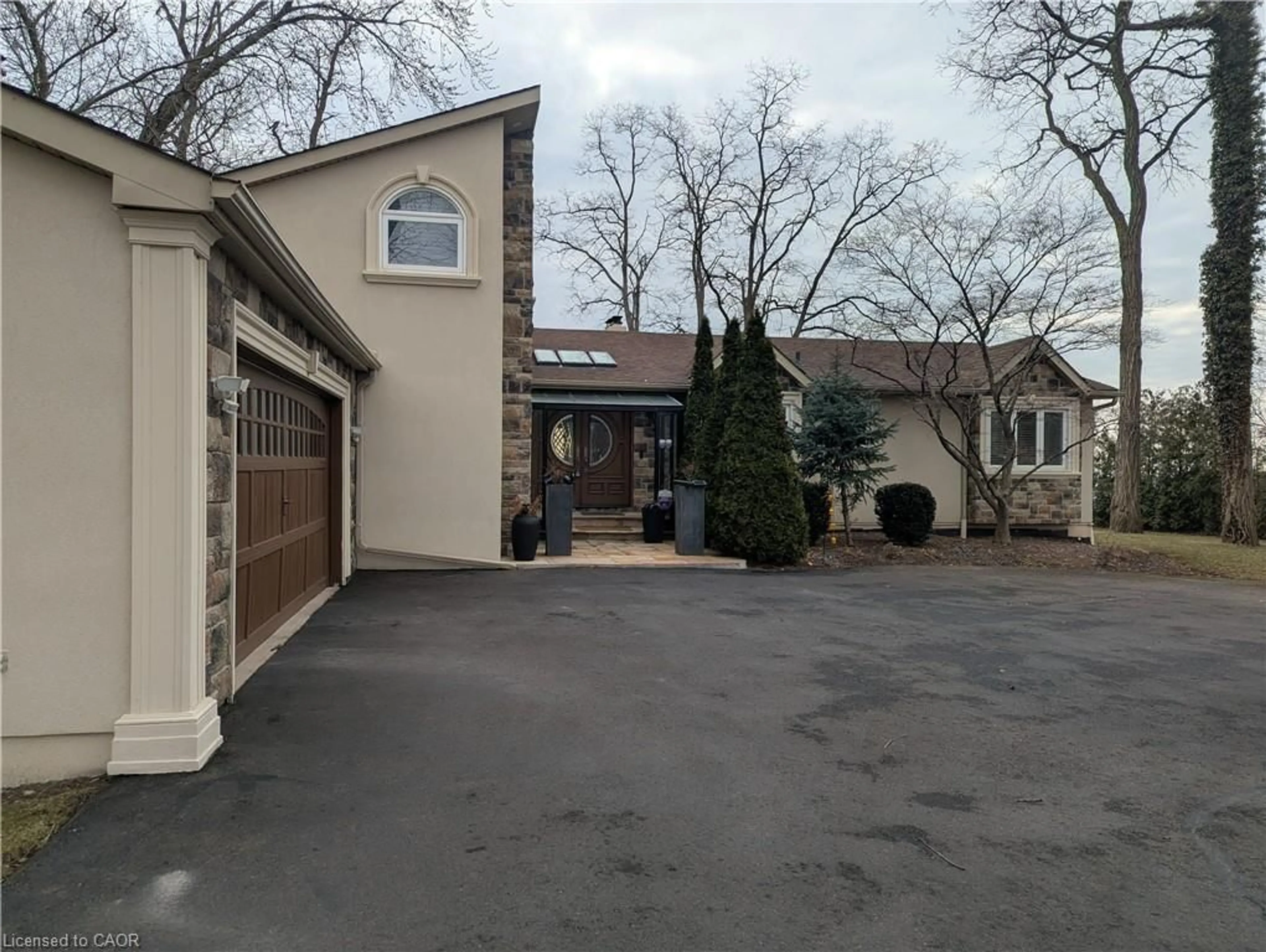 Unknown for 3346 Lakeshore Rd, Oakville Ontario L6L 6S6