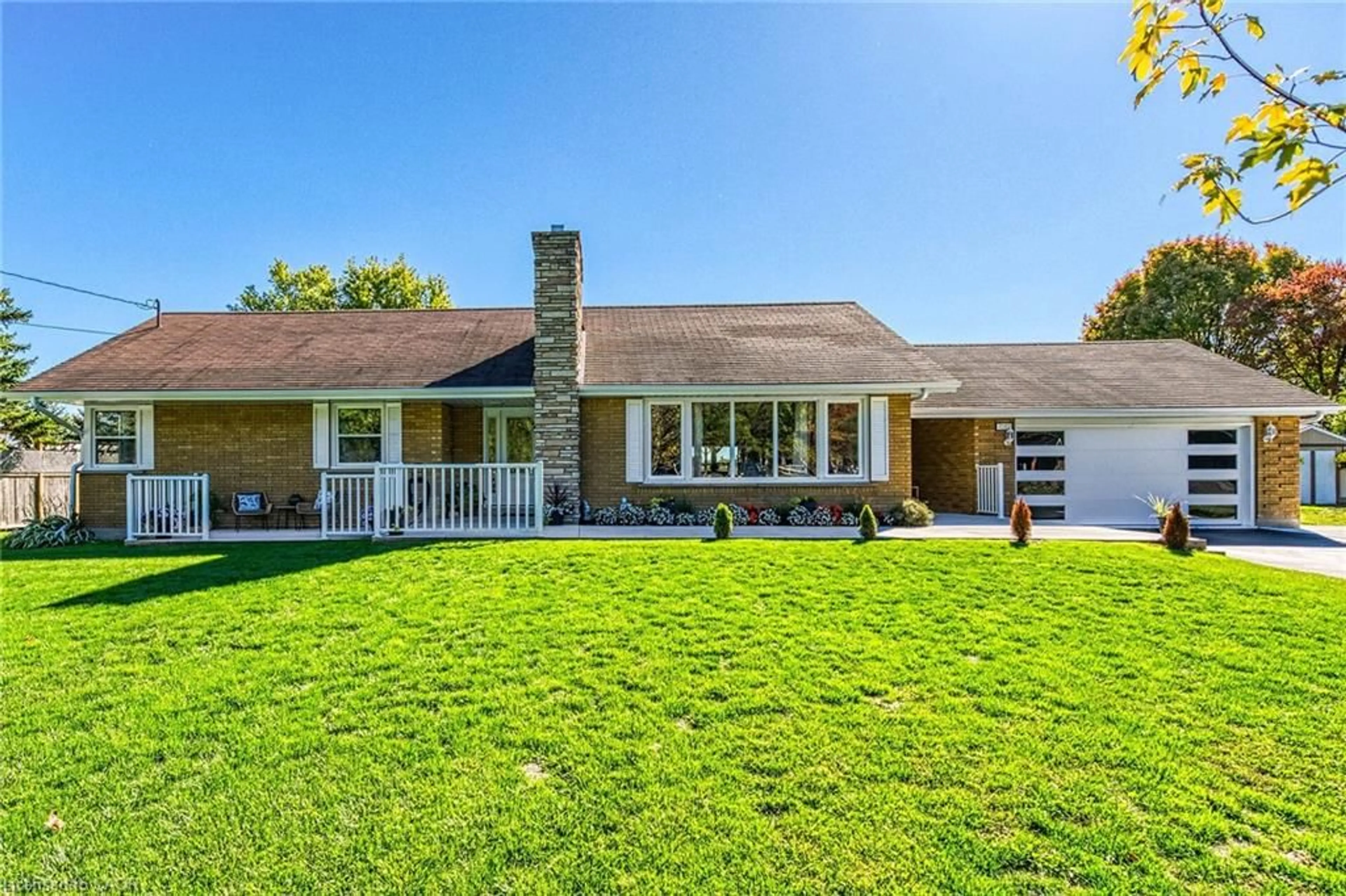 Home with brick exterior material, unknown for 7082 Rainham Rd, Dunnville Ontario N1A 2W8