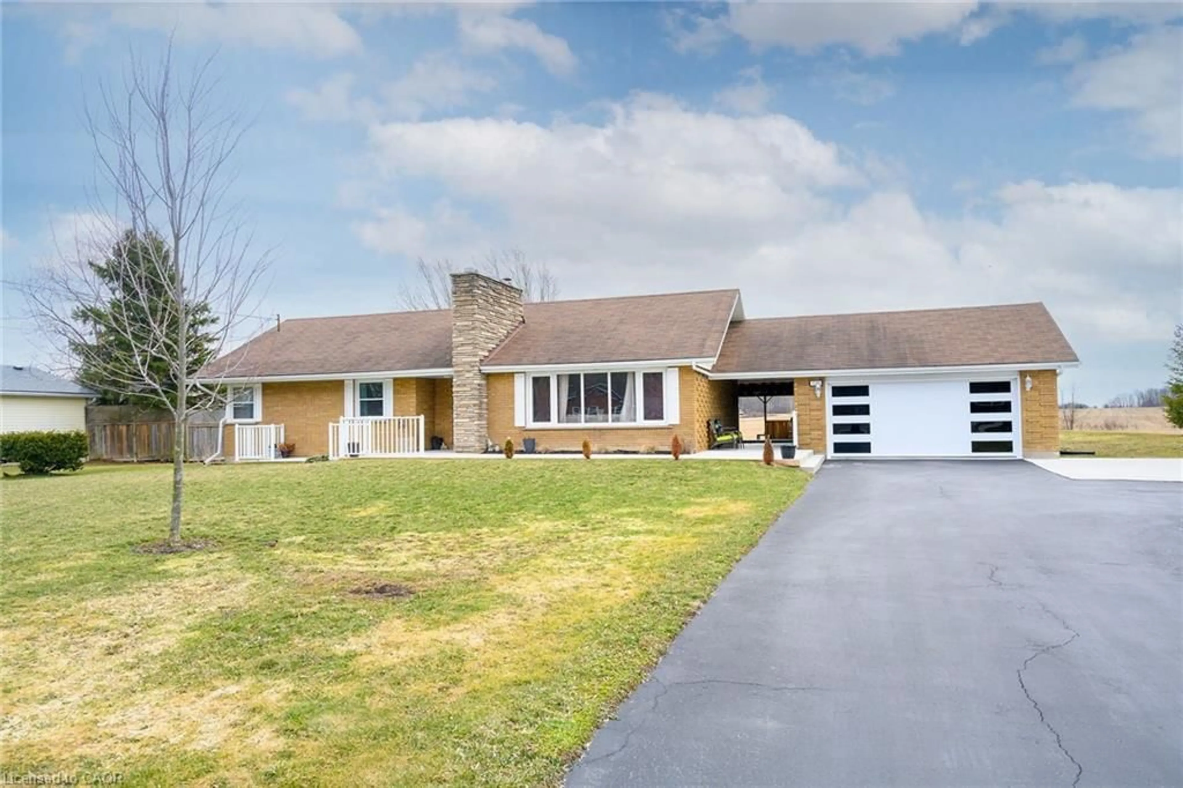 Home with vinyl exterior material, street for 7082 Rainham Rd, Dunnville Ontario N1A 2W8