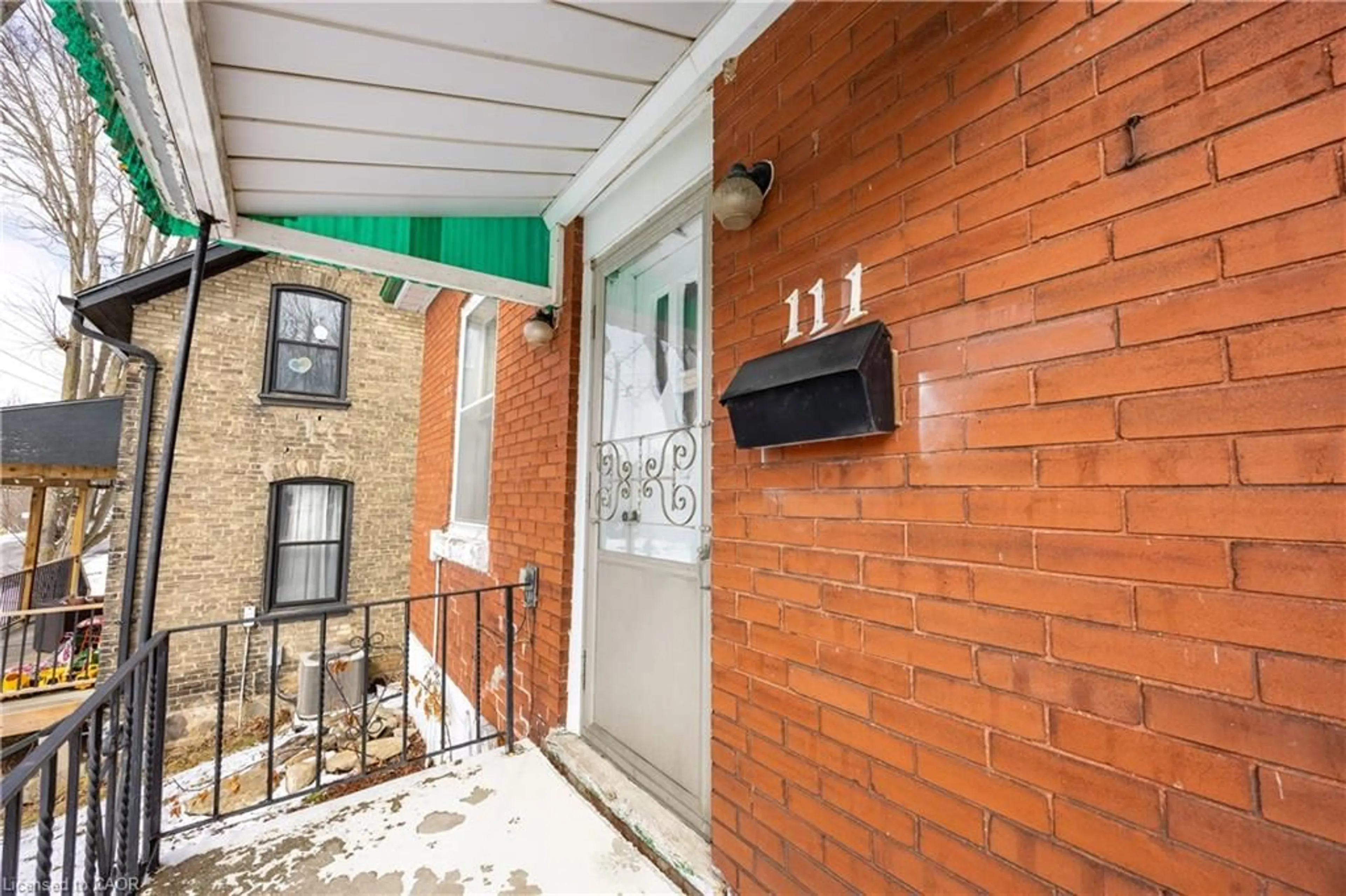 Unknown for 111 Broadway St, Paris Ontario N3L 2Z4