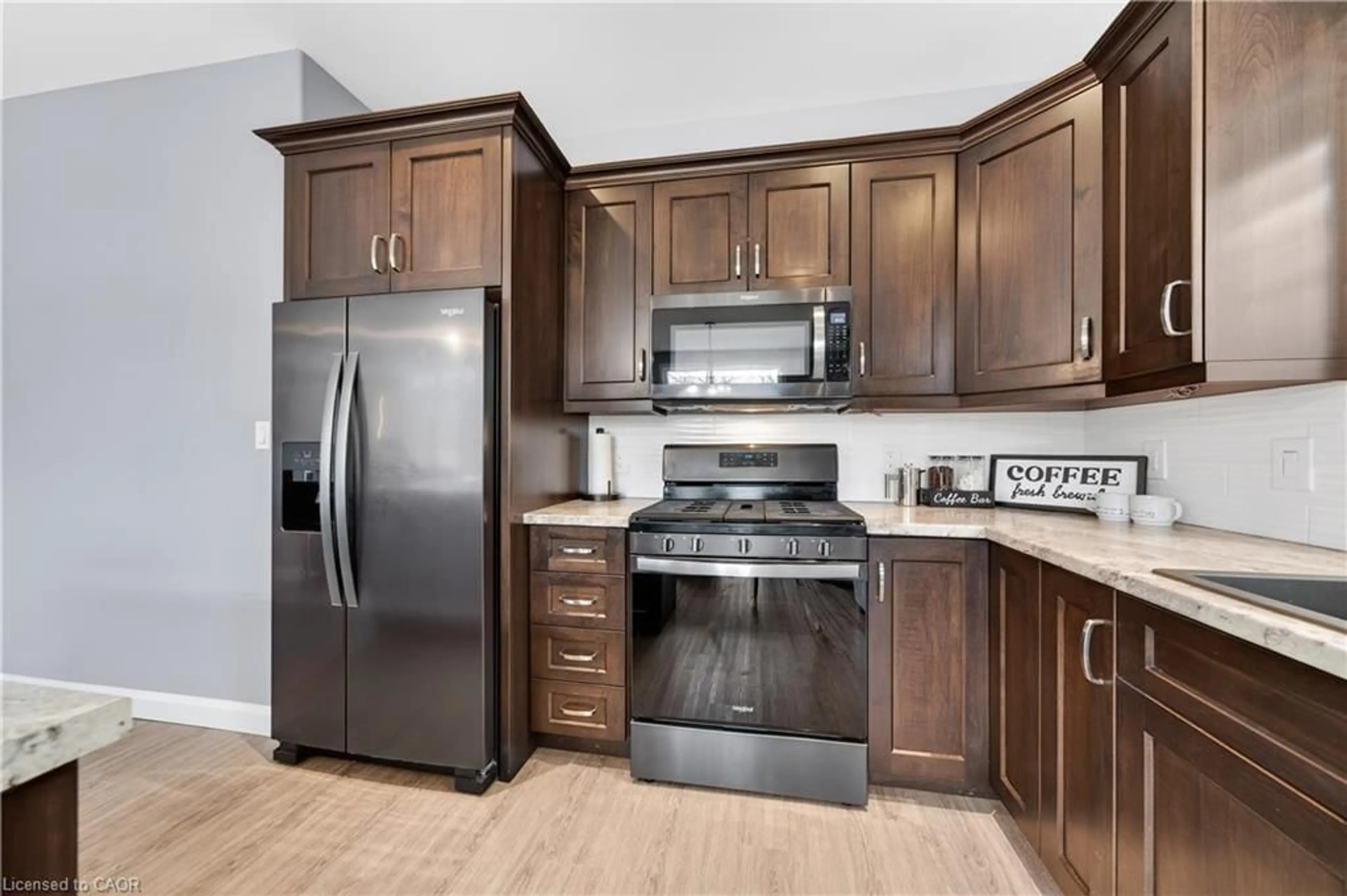 Standard kitchen, unknown for 740 Main St #5, Dunnville Ontario N1A 0B3