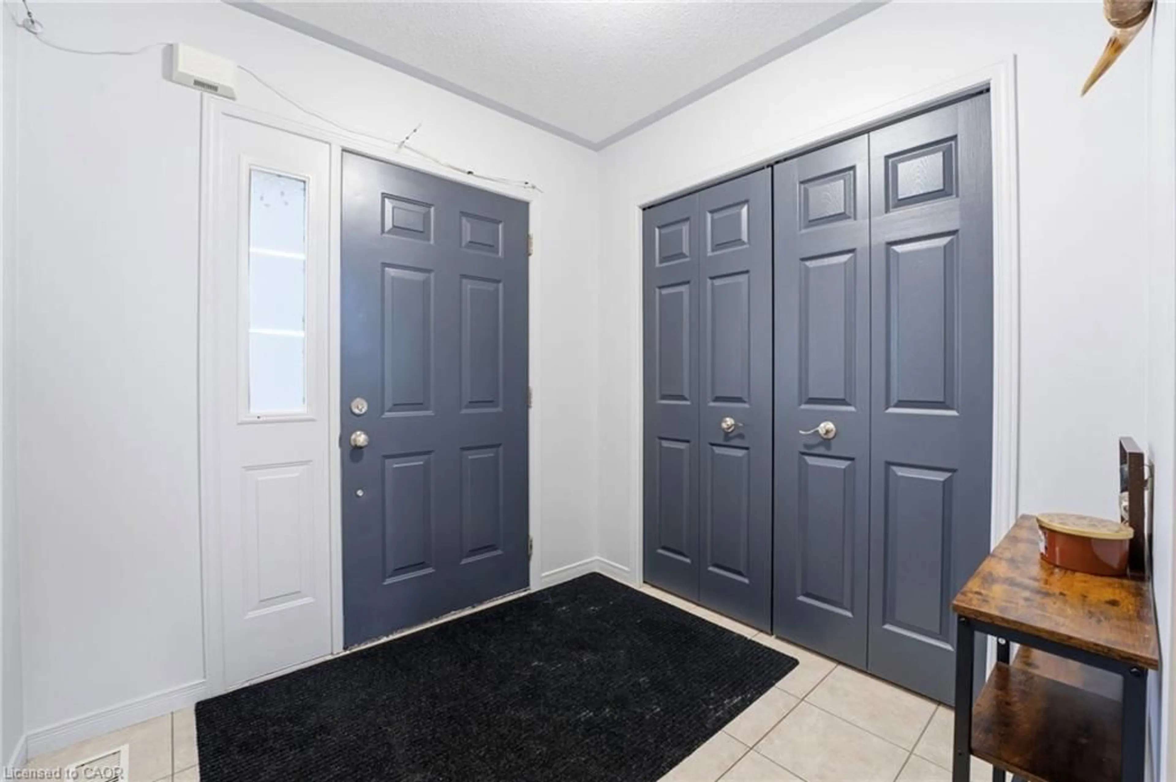 Indoor entryway for 123 Whitlaw Way #C, Paris Ontario N3L 4C9
