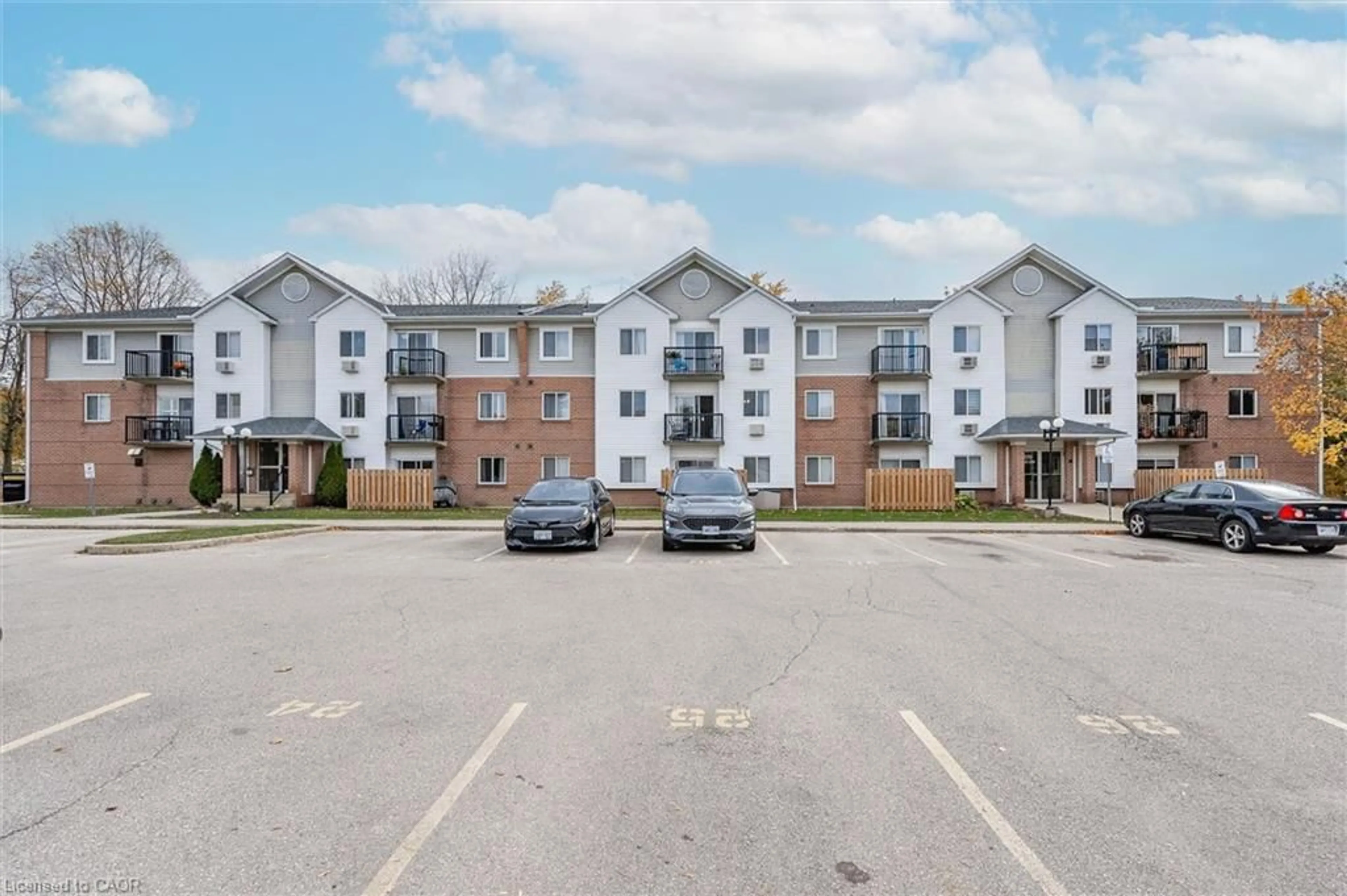 Unknown for 270 Eiwo Crt #210, Waterloo Ontario N2K 3M6