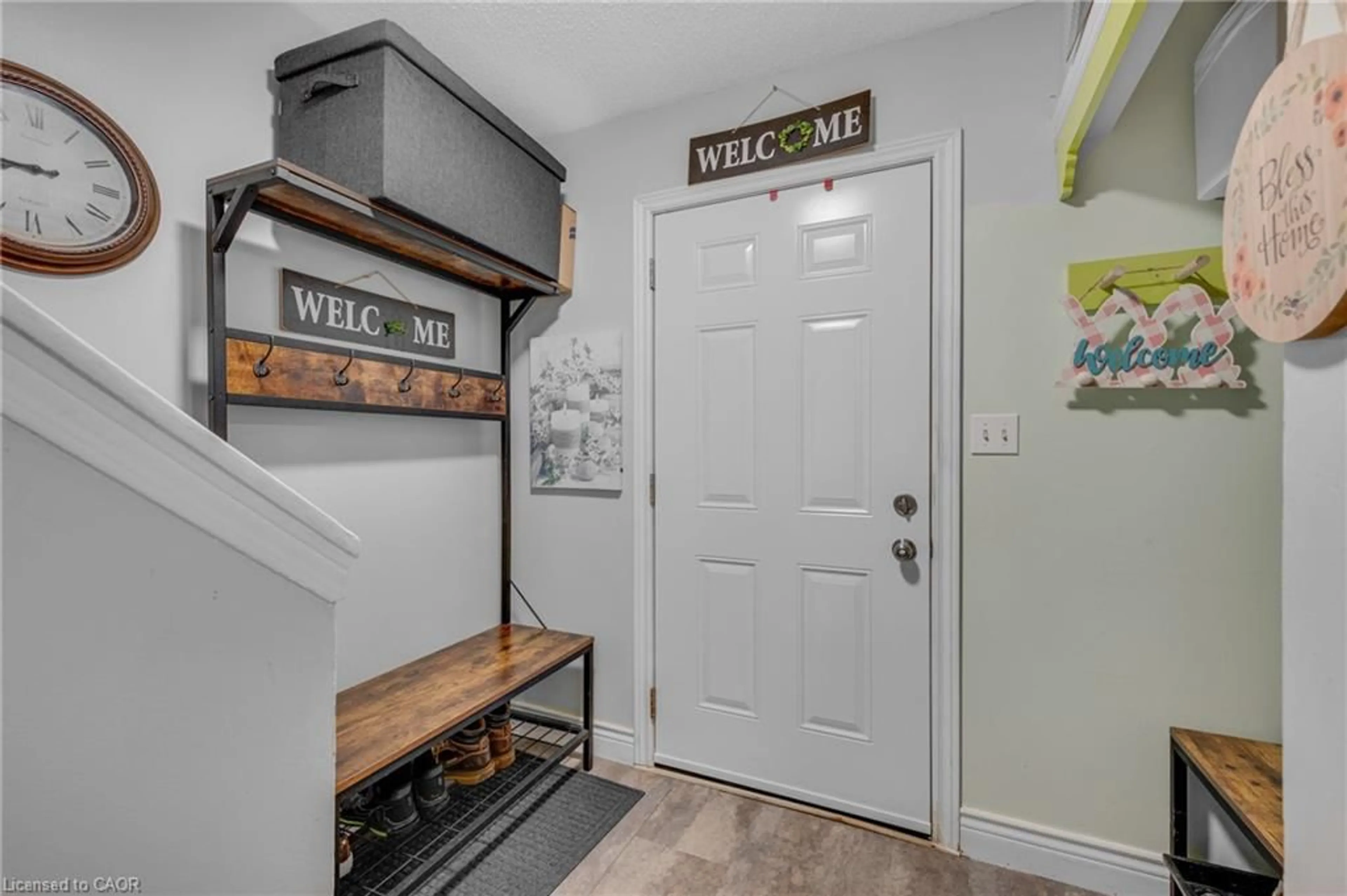 Indoor entryway for 65 Dorchester St #5, St. Catharines Ontario L2M 7S9