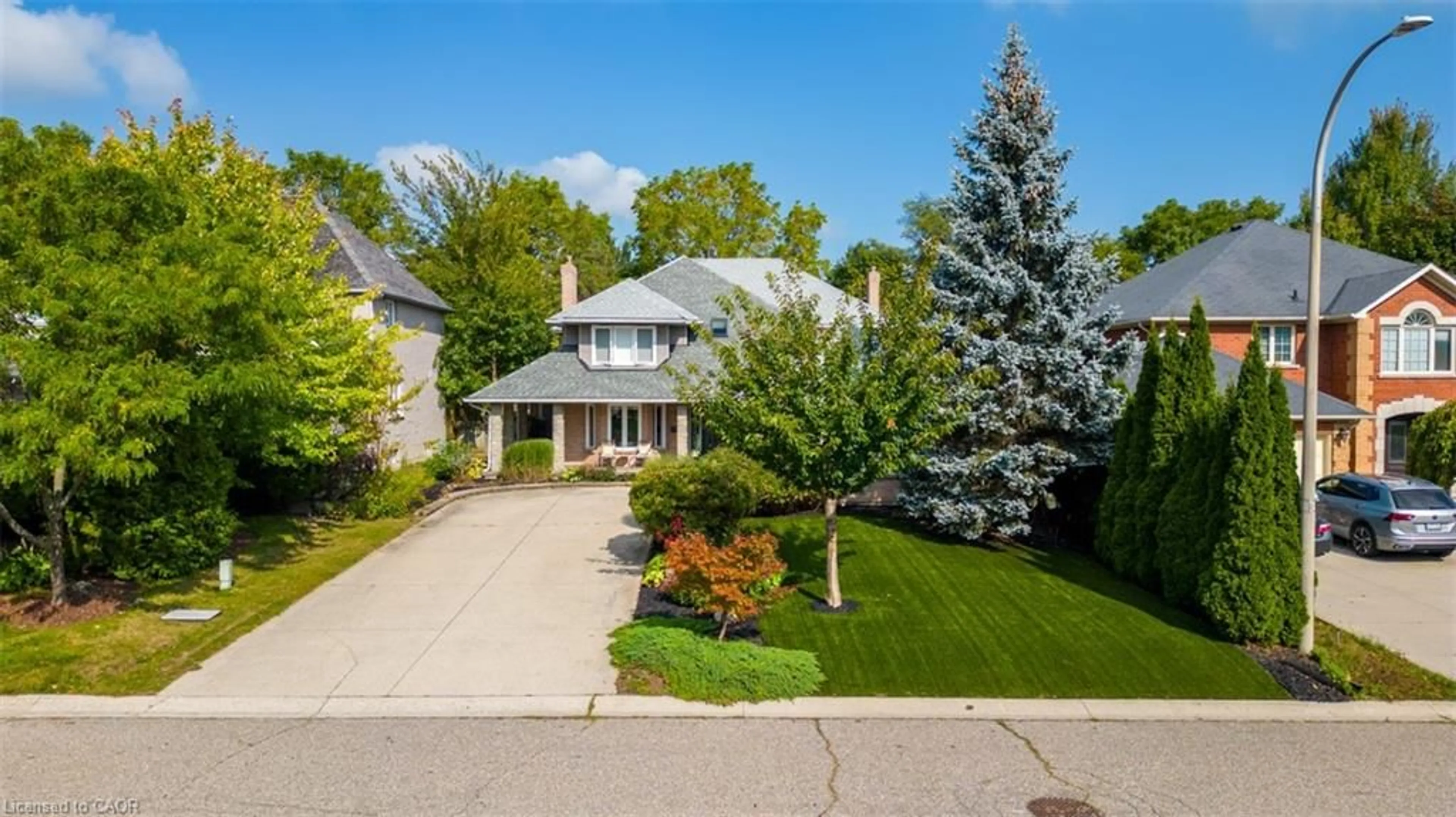 A pic from outside/outdoor area/front of a property/back of a property/a pic from drone, street for 117 Miller Dr, Ancaster Ontario L9G 4W2